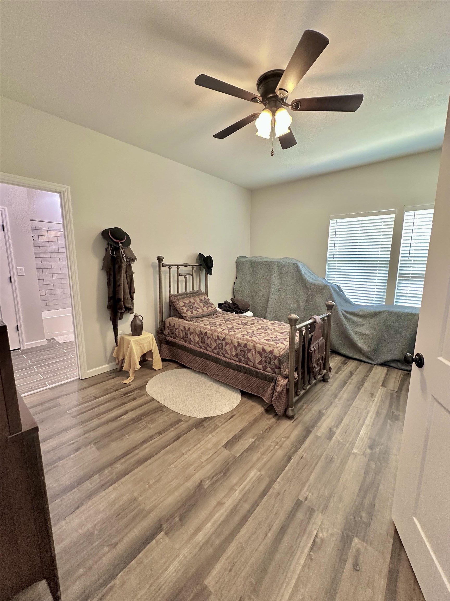 12634 NW Twin Oaks Drive, Bristol, Florida image 24