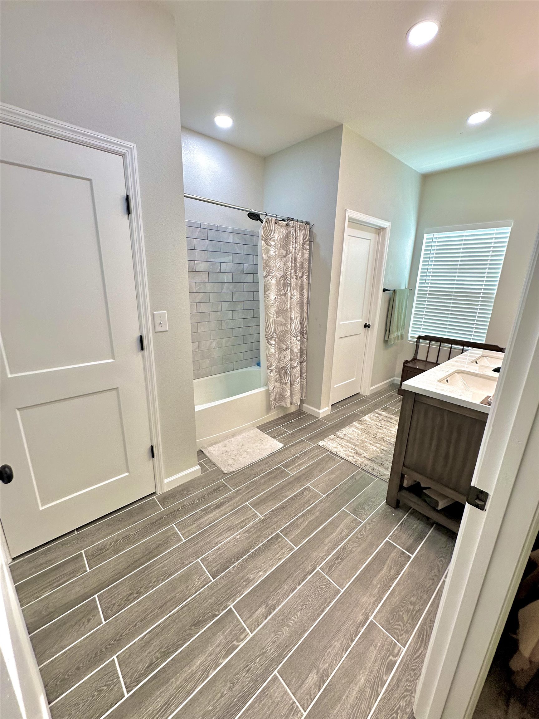 12634 NW Twin Oaks Drive, Bristol, Florida image 25