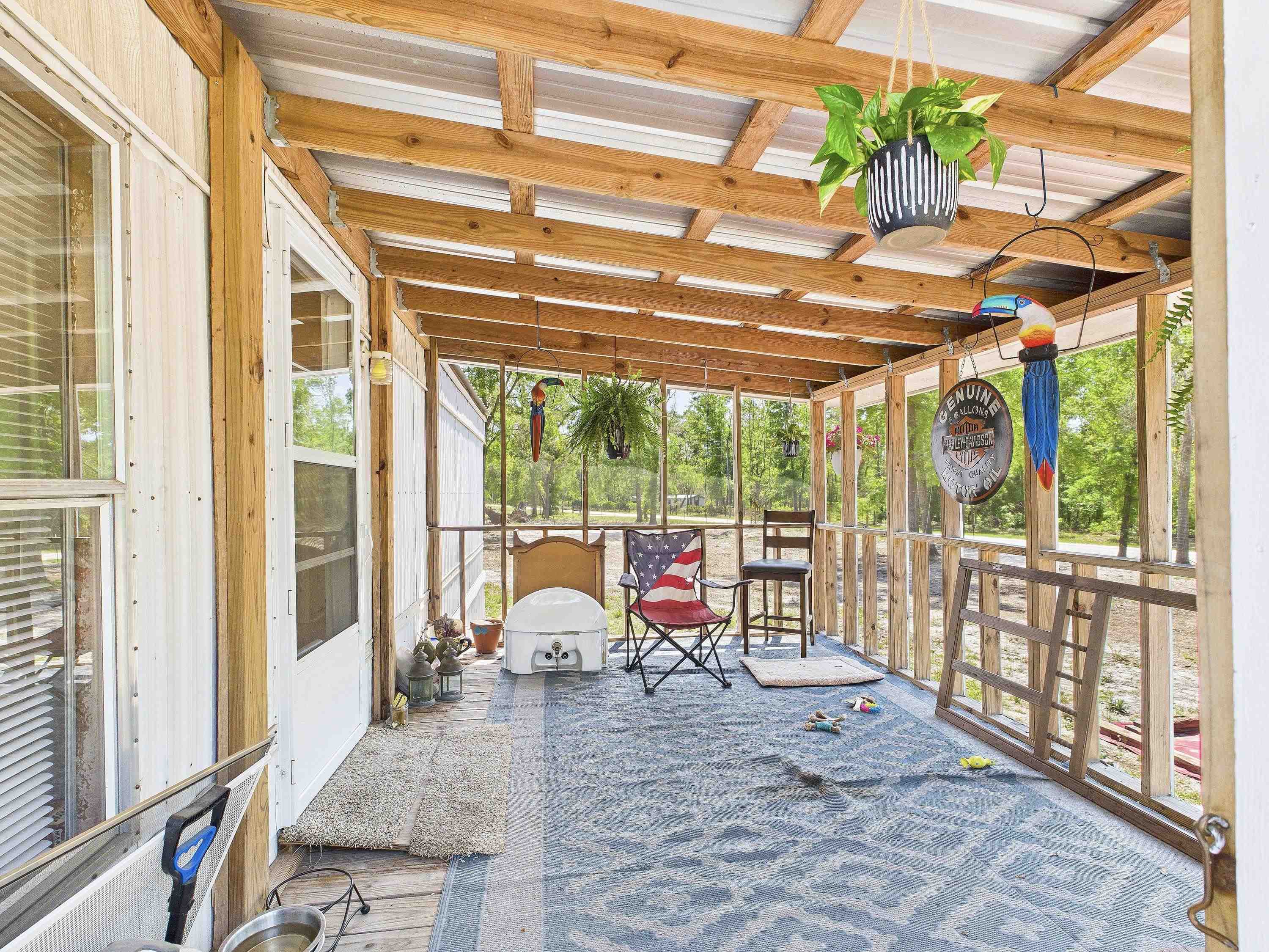 341 NE Mahlon Drive, Lee, Florida image 1