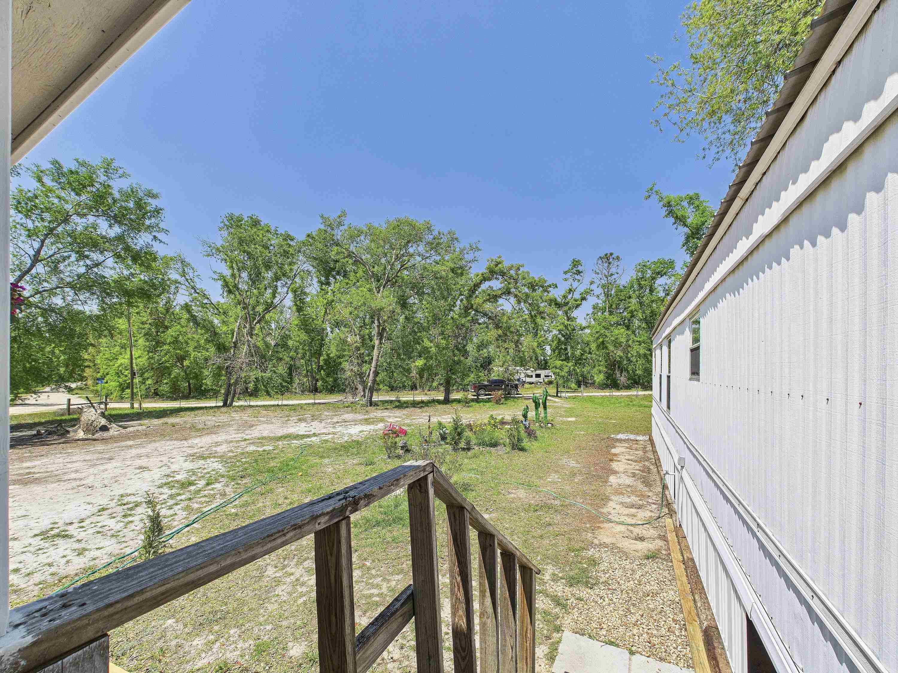 341 NE Mahlon Drive, Lee, Florida image 16