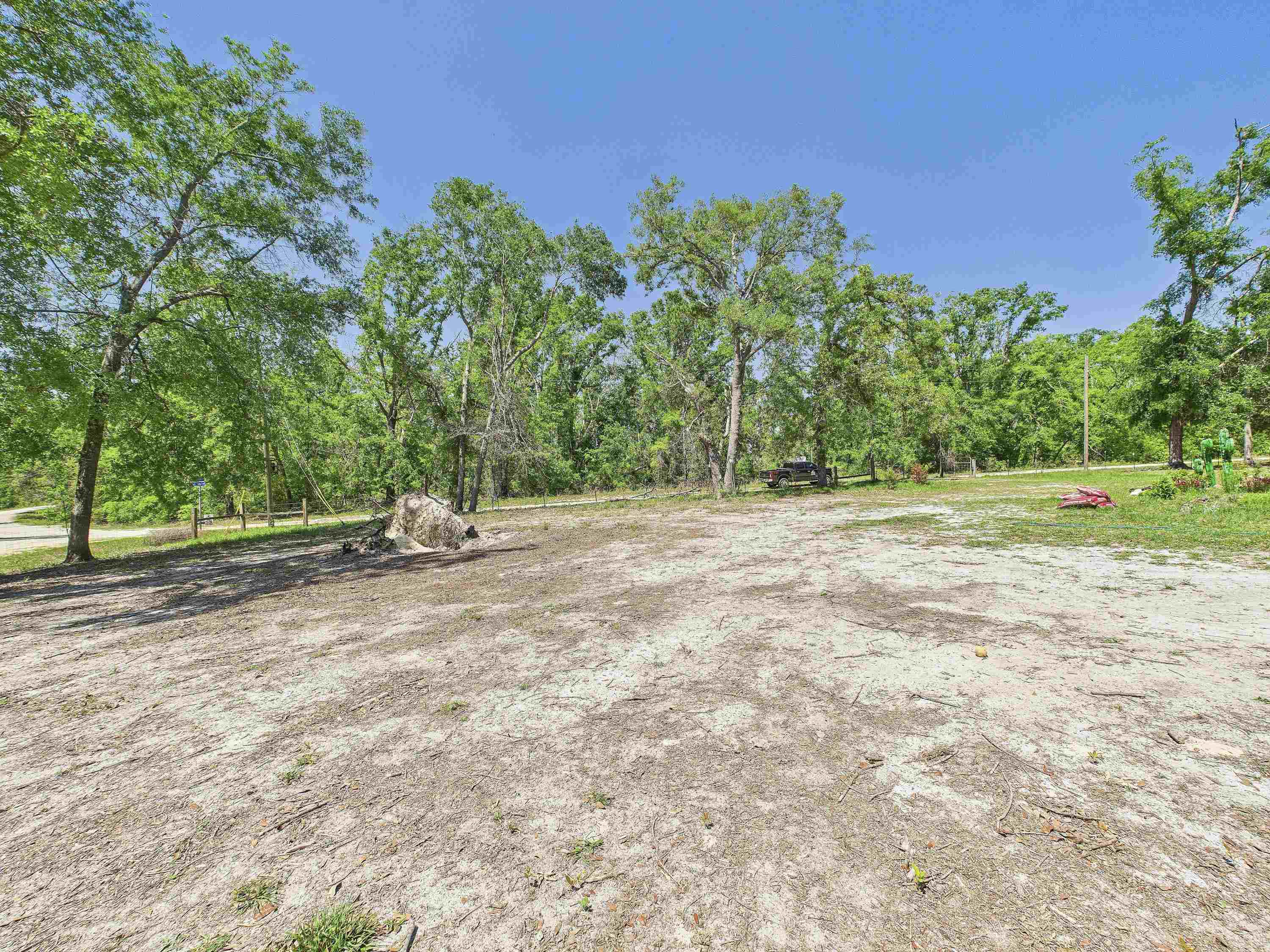 341 NE Mahlon Drive, Lee, Florida image 32
