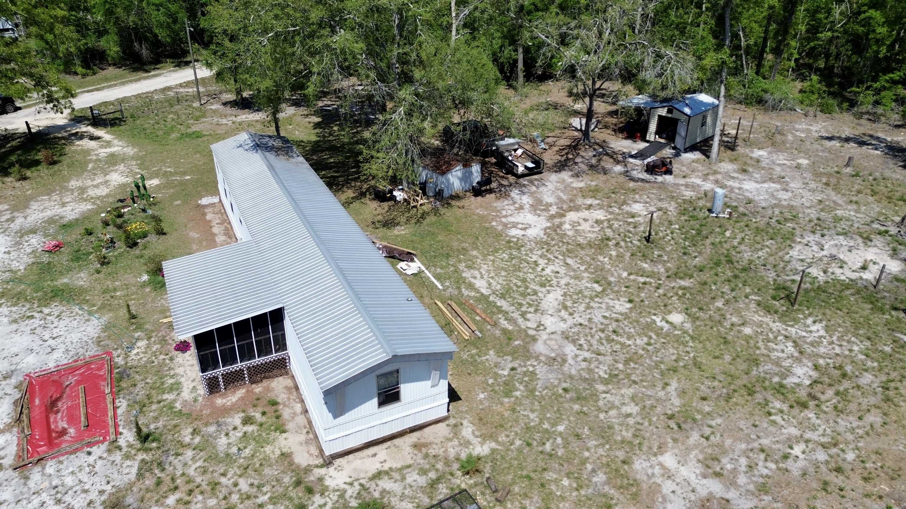 341 NE Mahlon Drive, Lee, Florida image 6