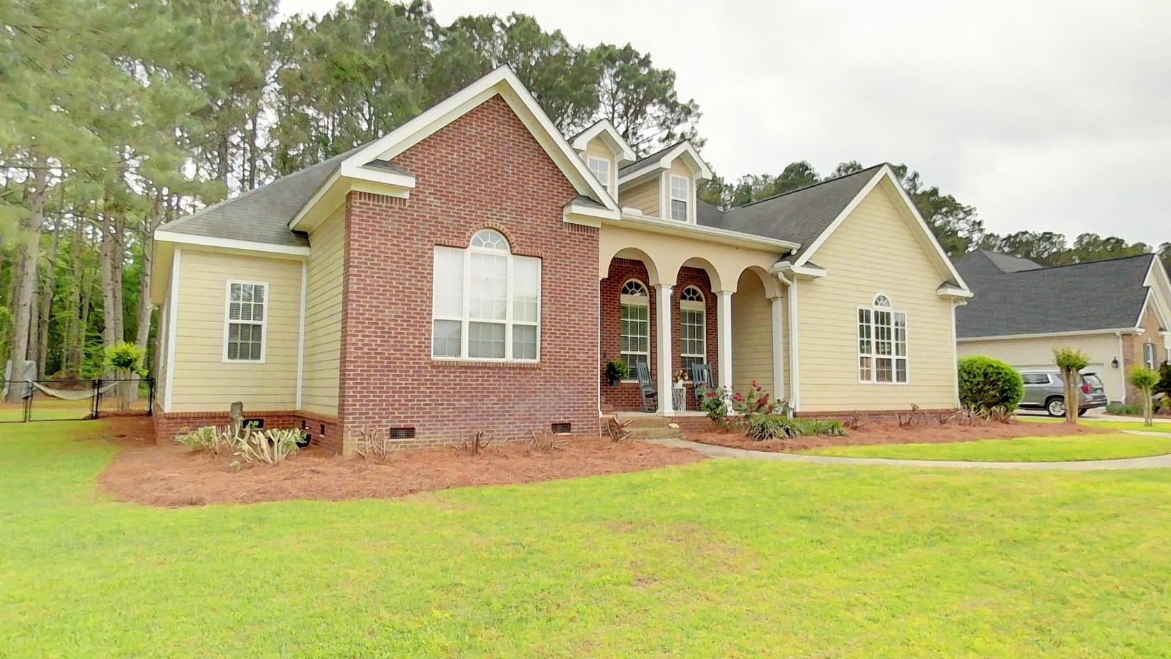 134 Sweetbriar Lakes Drive, Thomasville, Georgia image 2