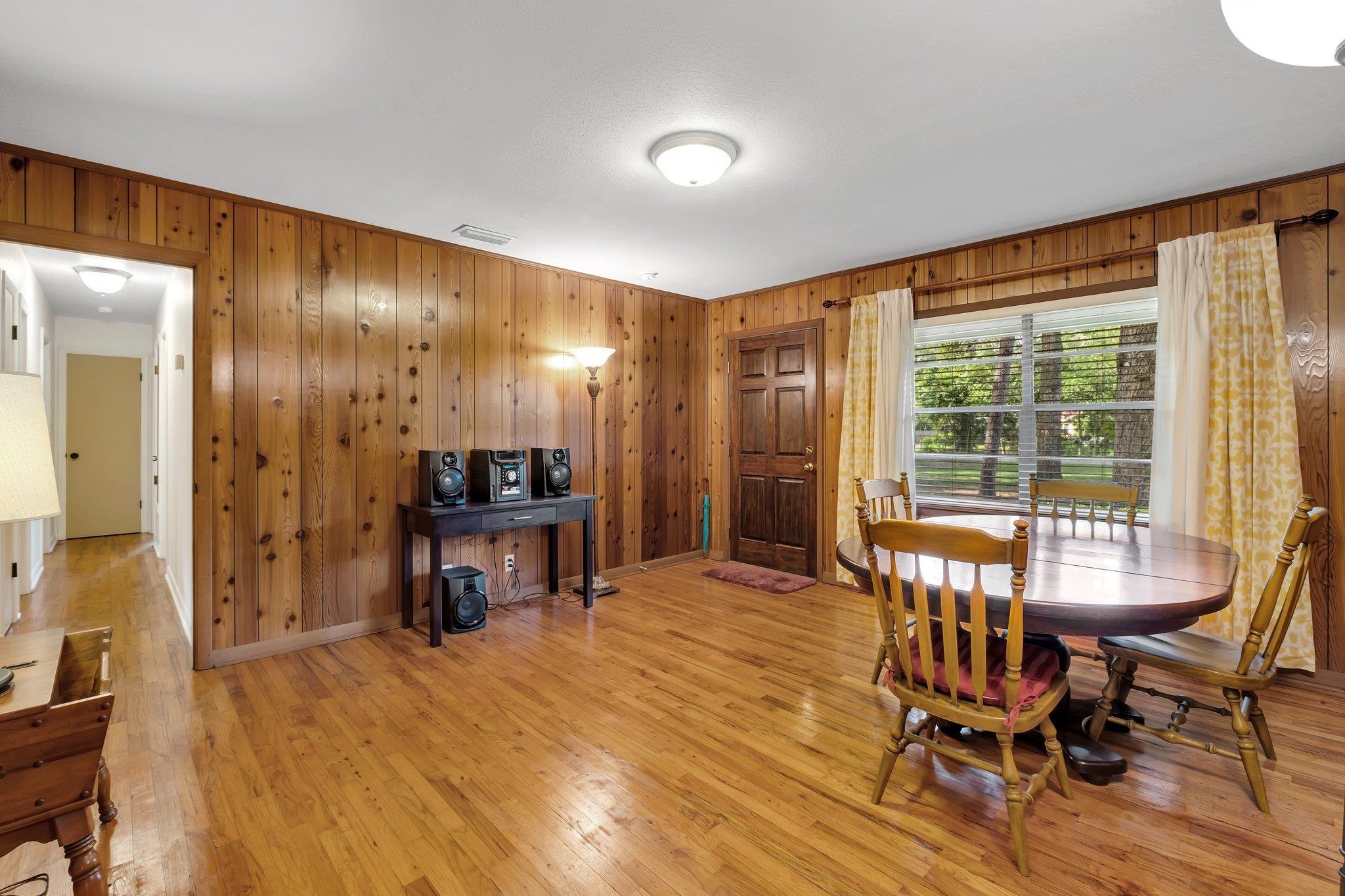 1996 Hickory Lane, Tallahassee, Texas image 6