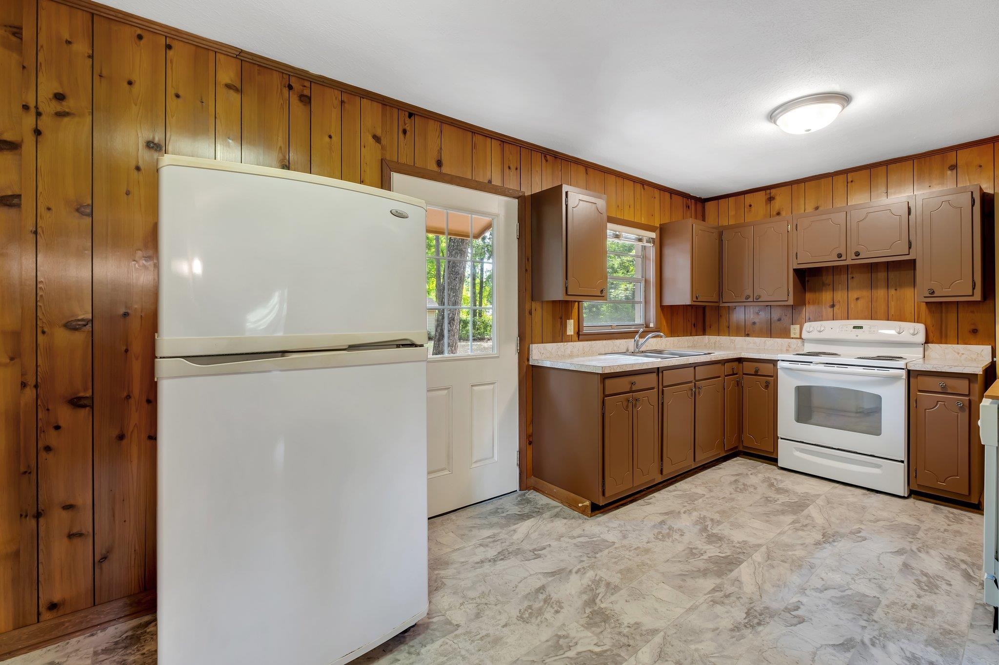 1996 Hickory Lane, Tallahassee, Texas image 7