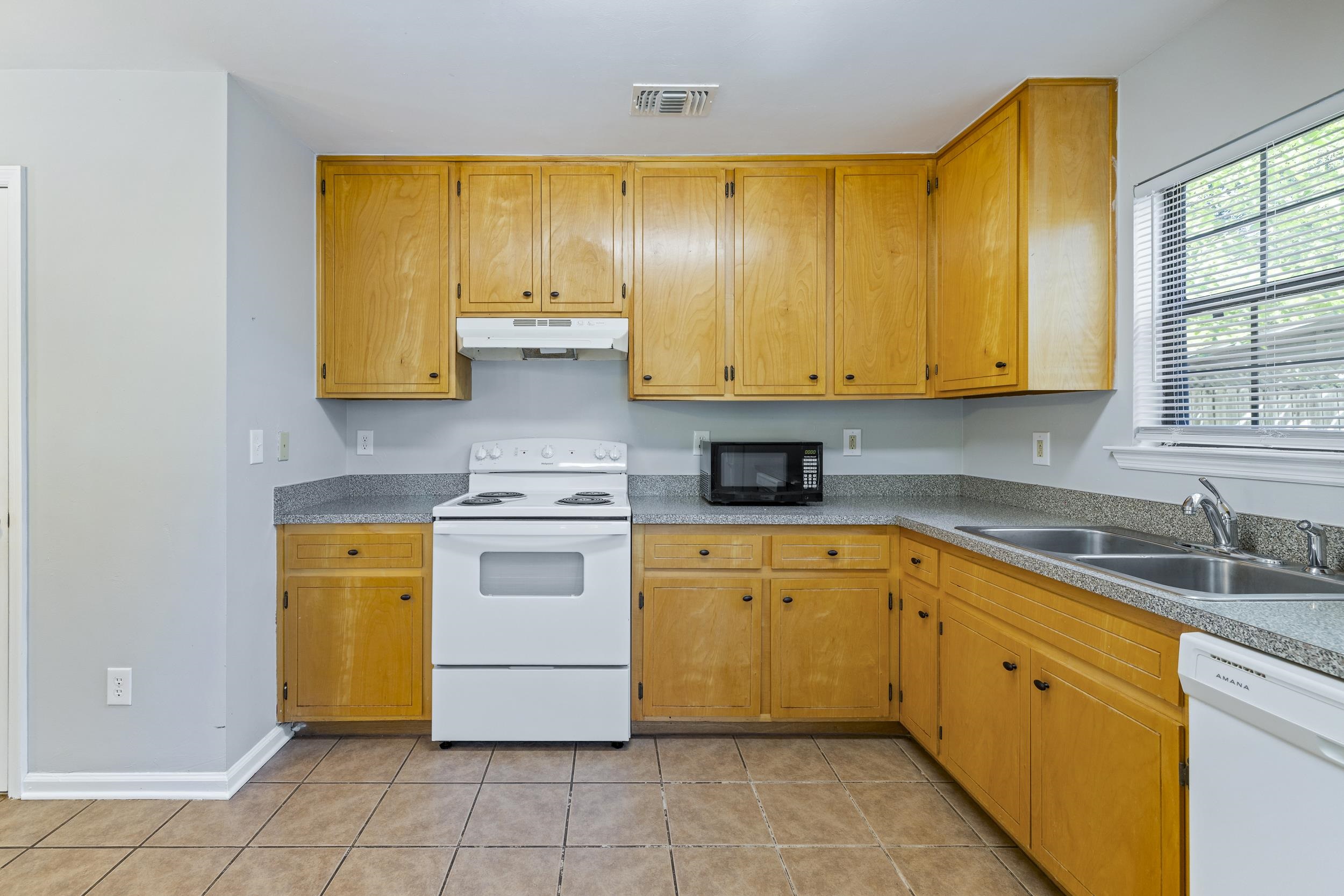4082 Cottage Wood Trail, Tallahassee, Texas image 11