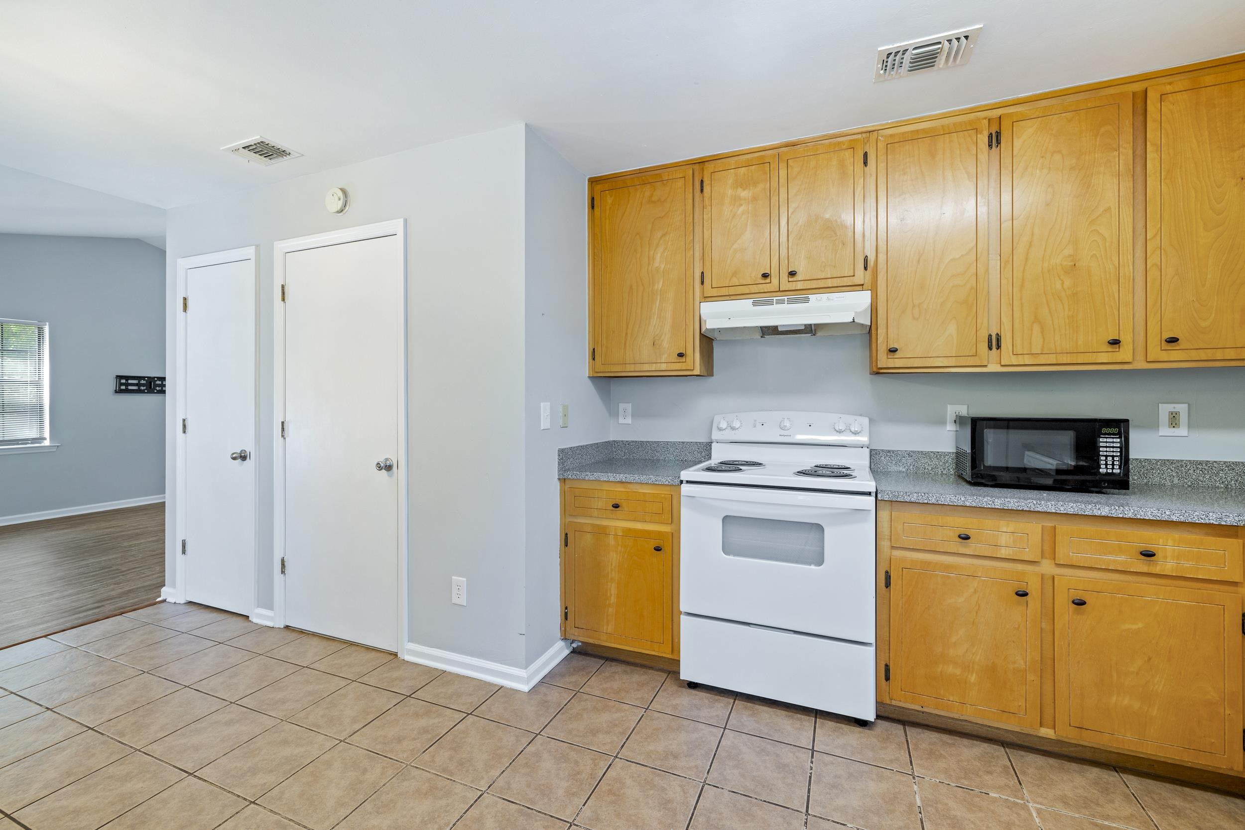 4082 Cottage Wood Trail, Tallahassee, Texas image 13
