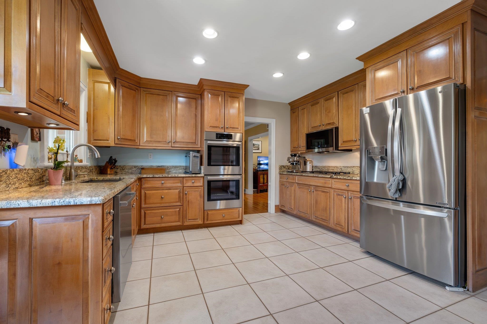 2109 E Randolph Circle, Tallahassee, Texas image 9