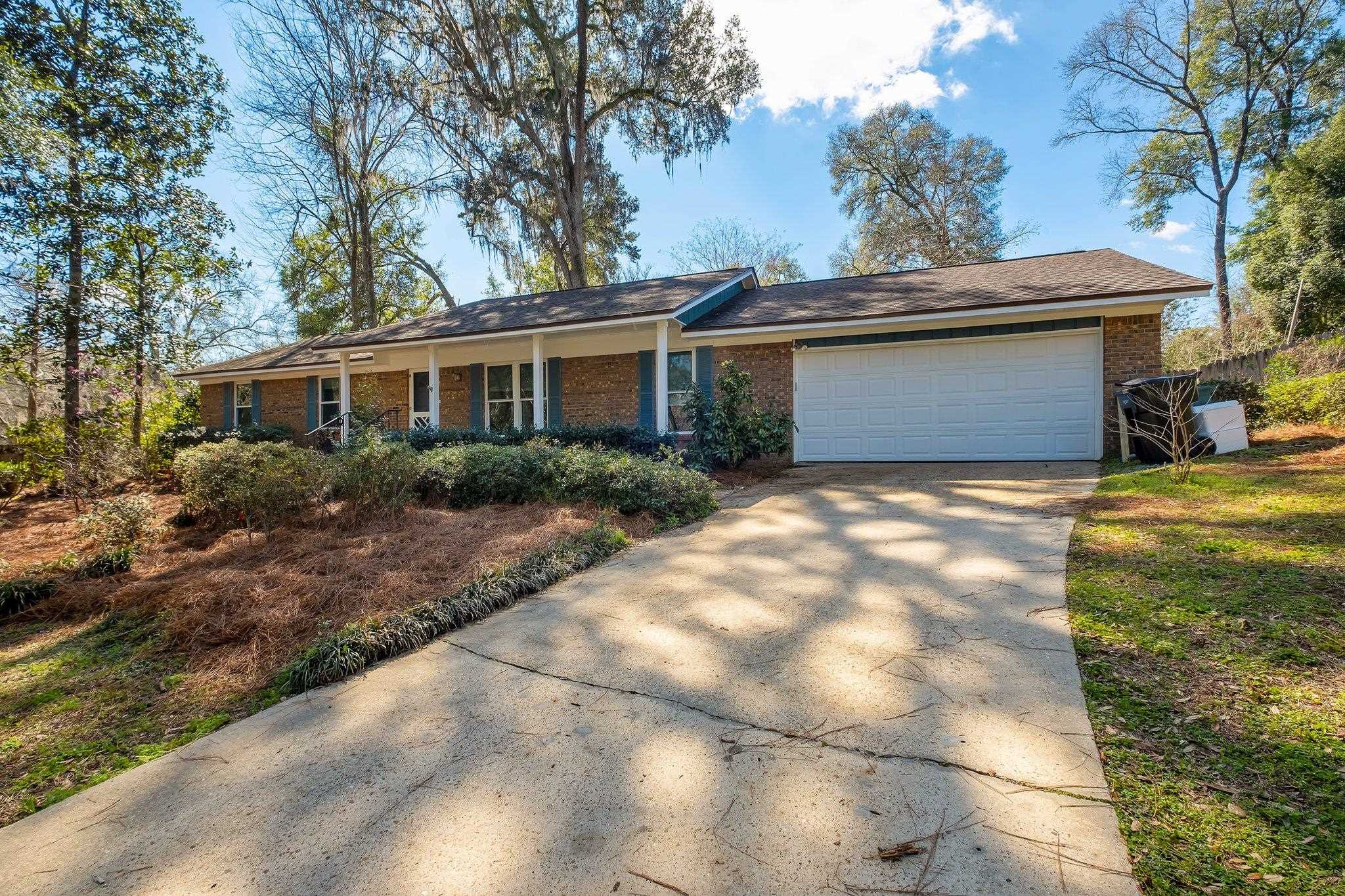 2813 Chumleigh Circle, Tallahassee, Florida image 2