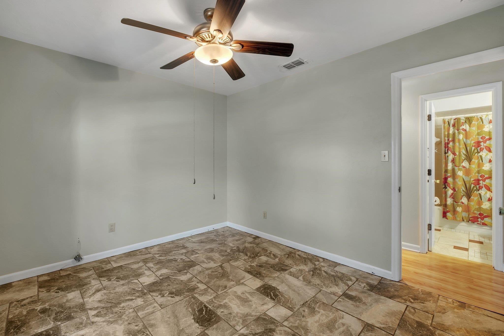 2813 Chumleigh Circle, Tallahassee, Florida image 9