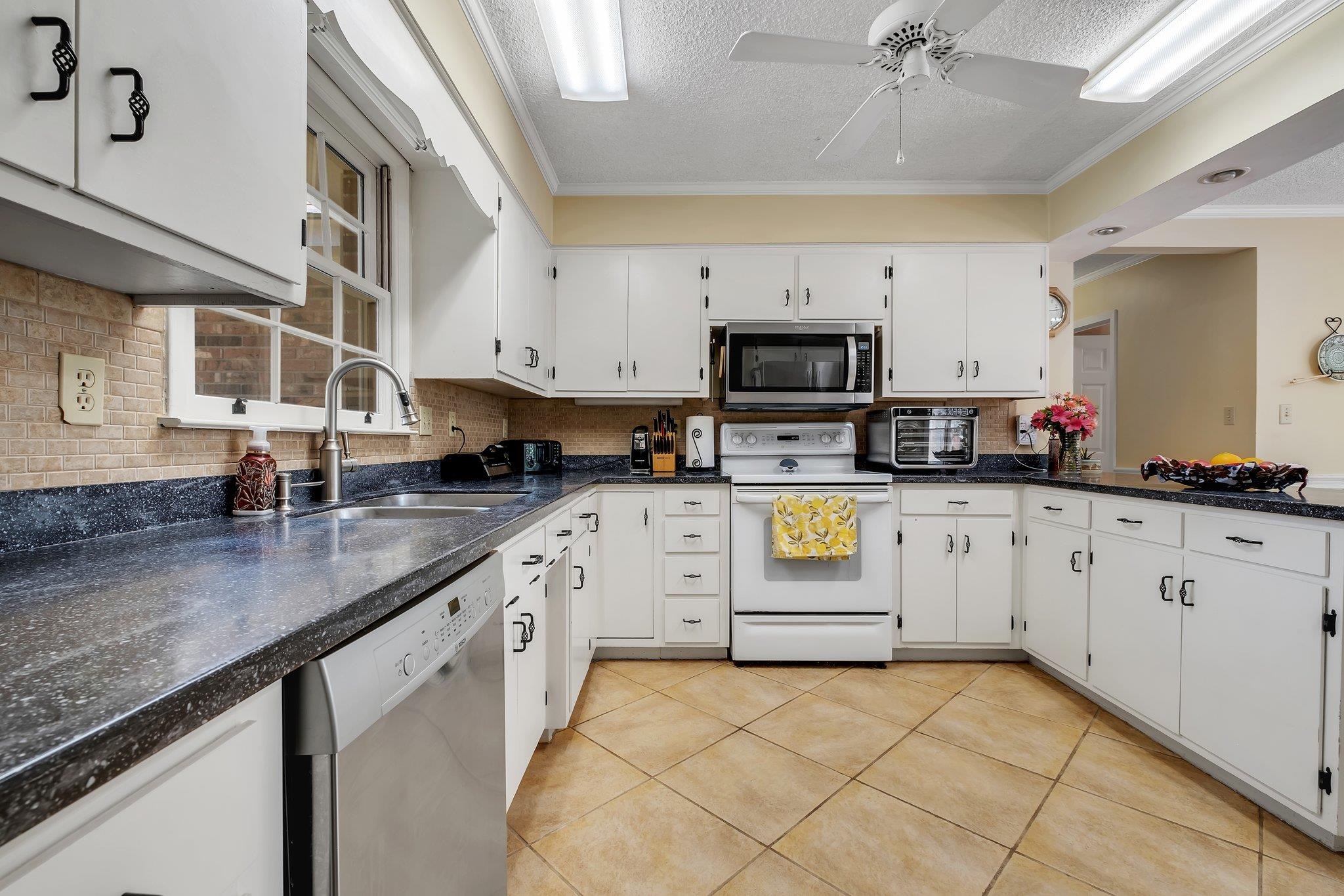 7023 Dardwood Lane, Tallahassee, Texas image 21