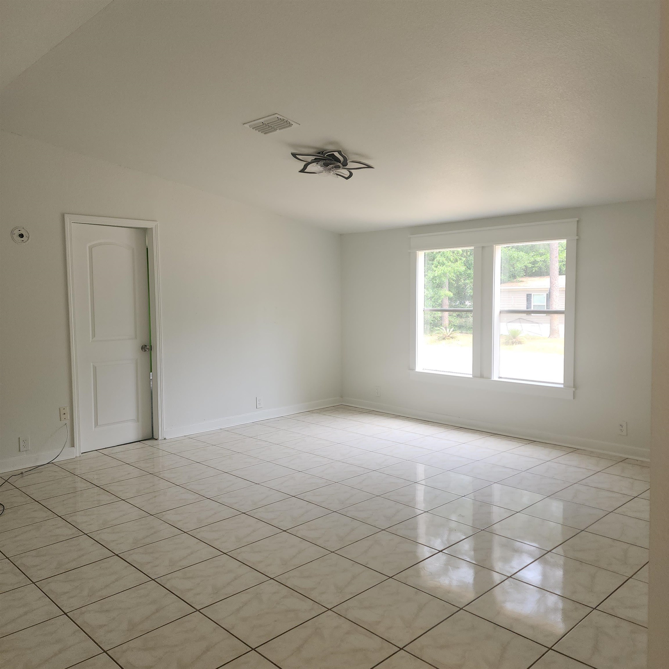4040 Buster Road, Tallahassee, Texas image 4