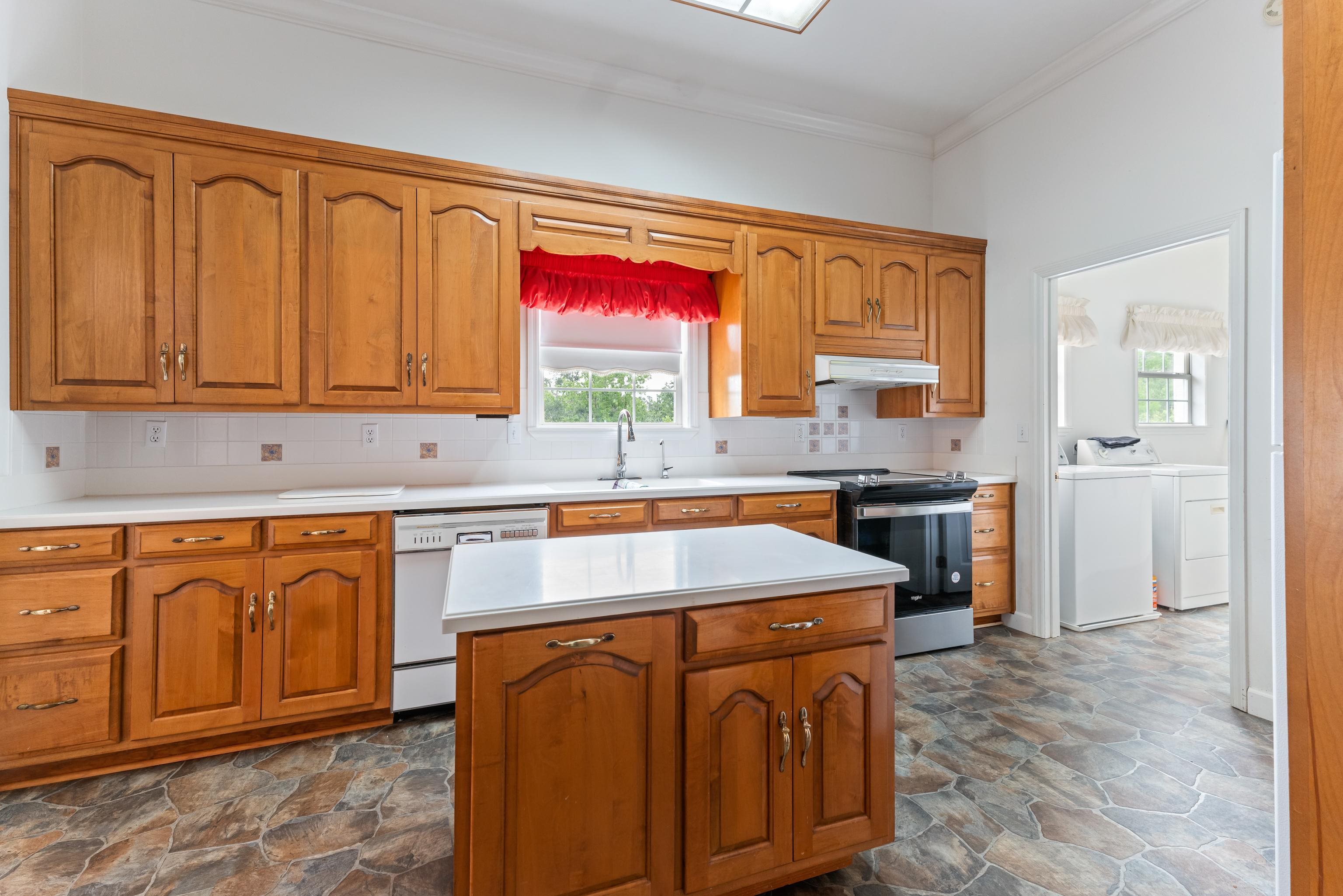 186 NW Whispering Pines Loop, Madison, Texas image 17
