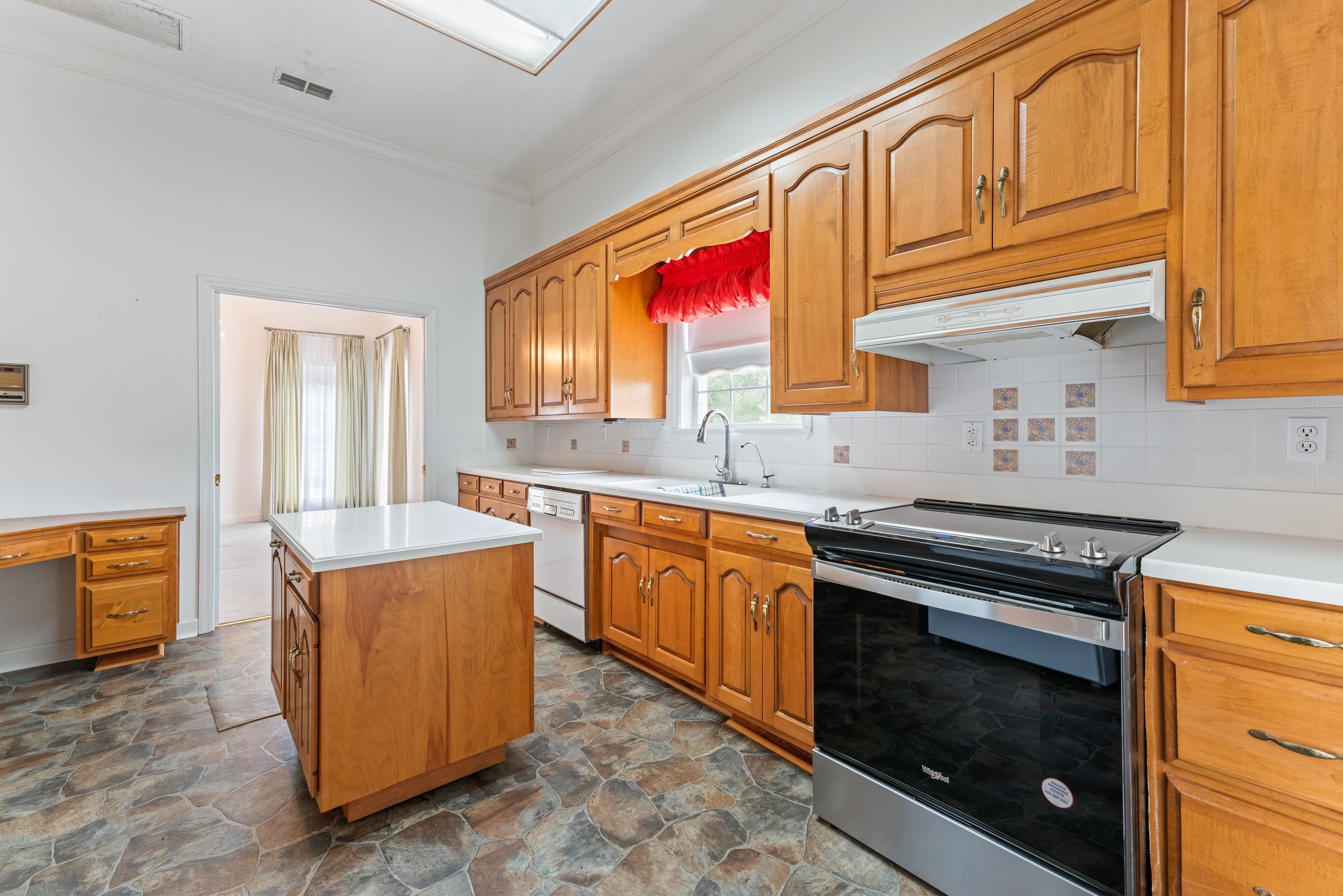 186 NW Whispering Pines Loop, Madison, Texas image 18