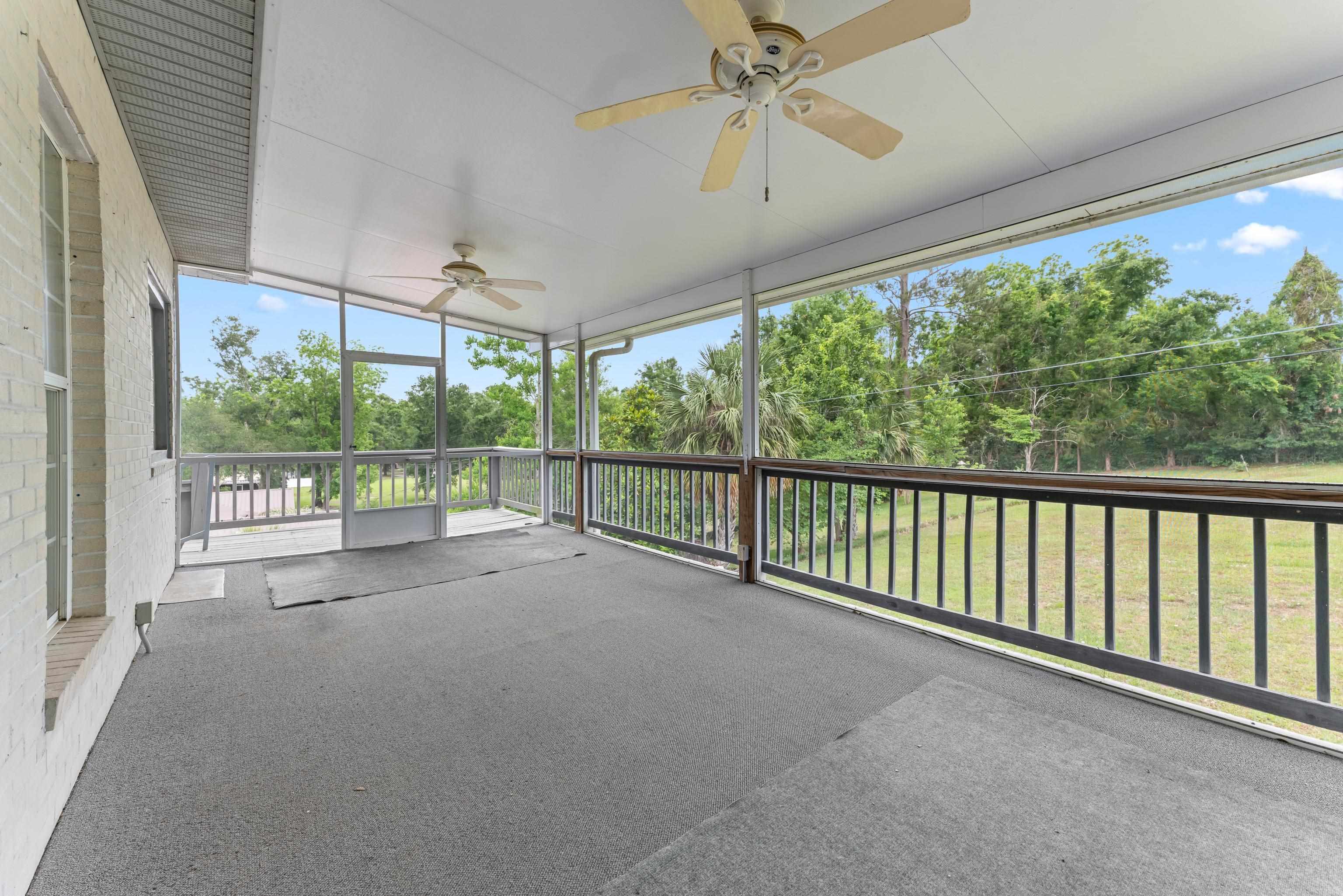 186 NW Whispering Pines Loop, Madison, Texas image 9