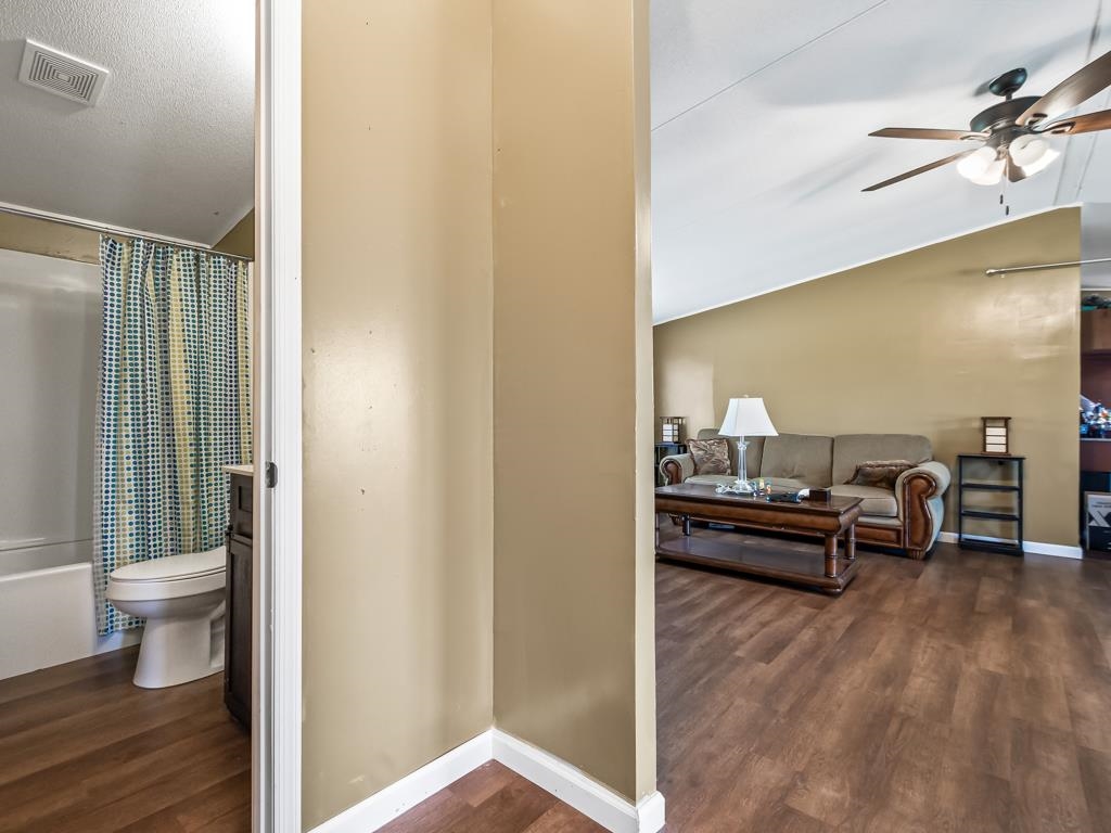 205 Keith Court, Gretna, Texas image 17