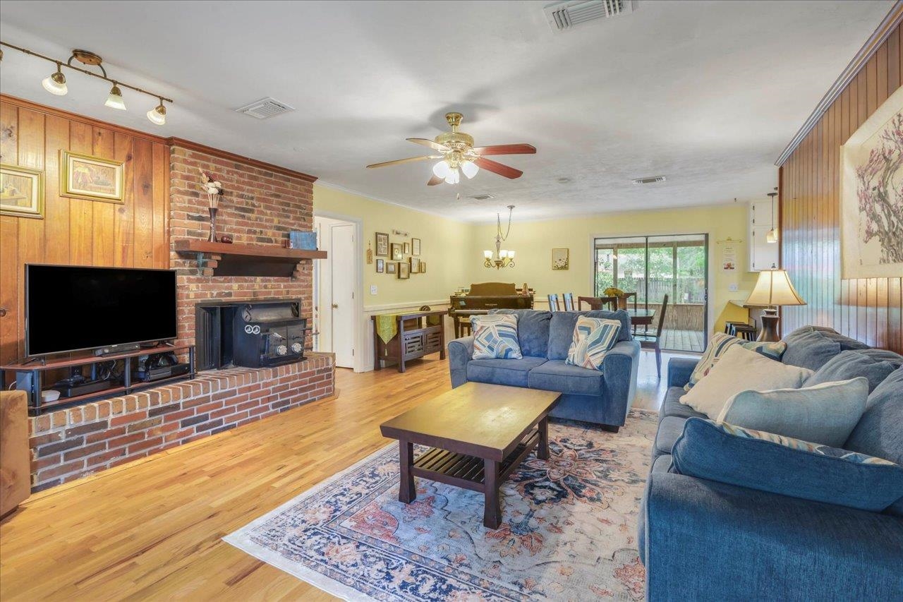 6528 Montrose Trail, Tallahassee, Texas image 7