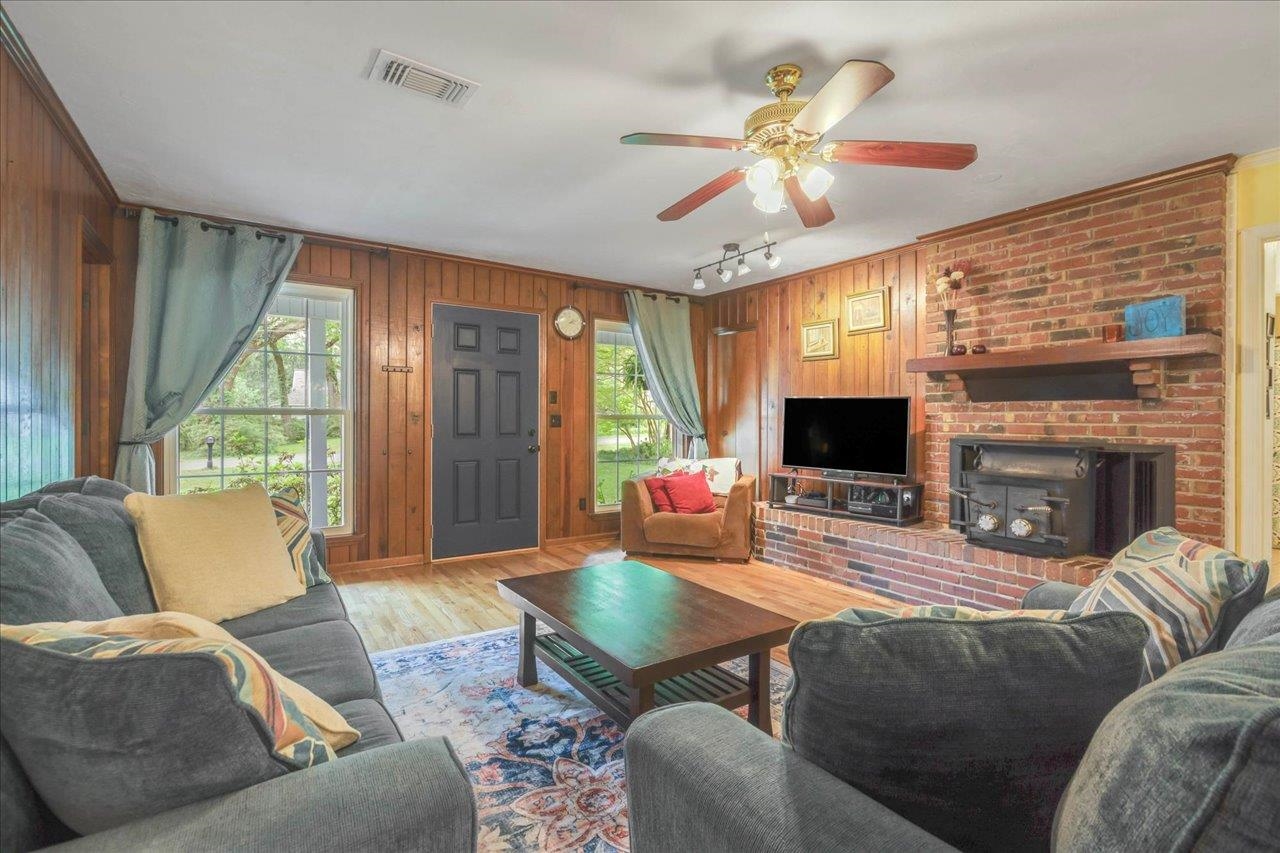 6528 Montrose Trail, Tallahassee, Texas image 9