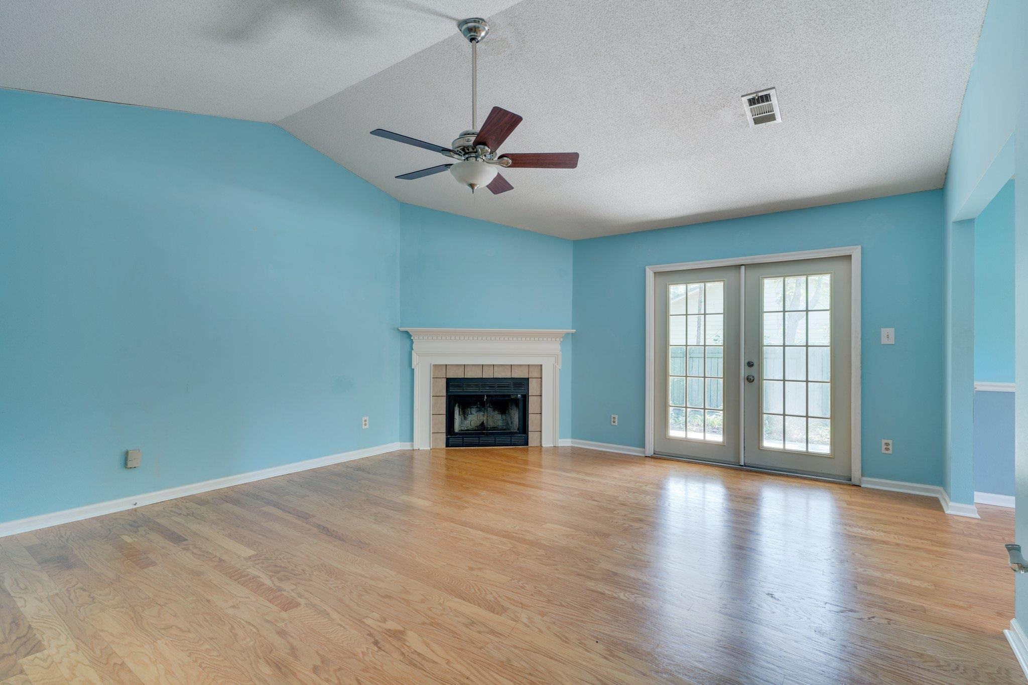 6815 Tomy Lee Trail, Tallahassee, Texas image 8