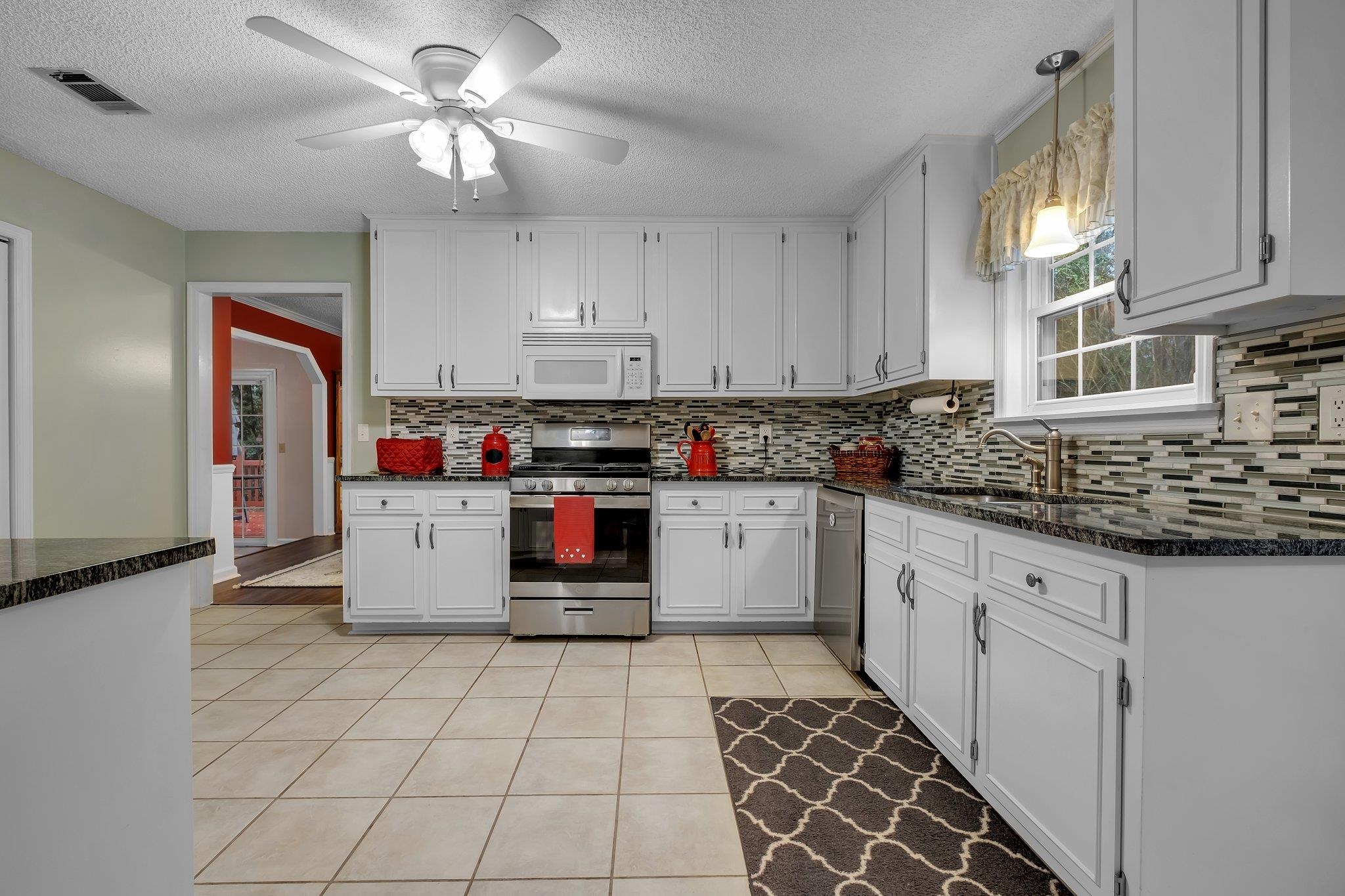 8186 Blue Quill Trail, Tallahassee, Texas image 11