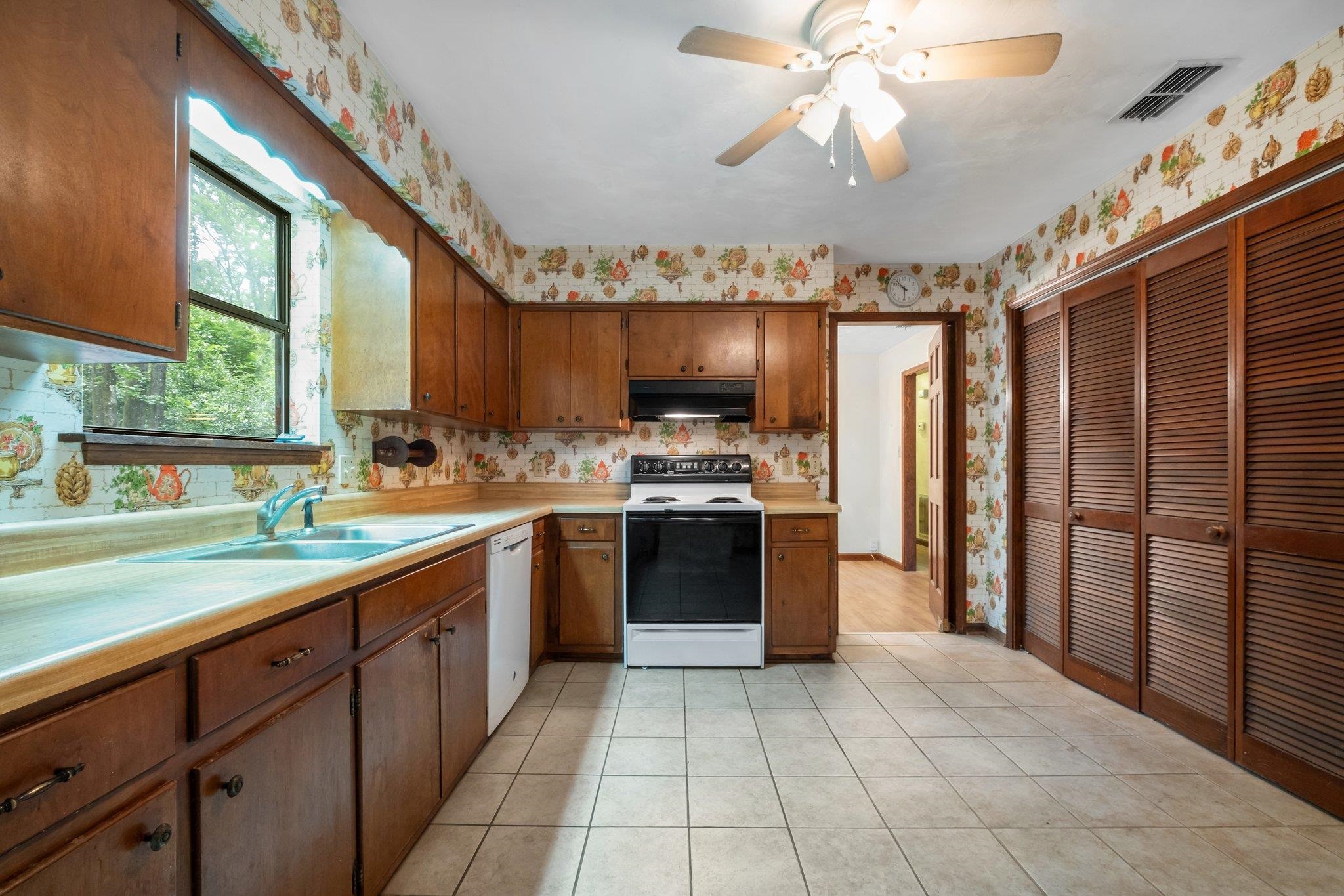 2104 Alton Road, Tallahassee, Florida image 11