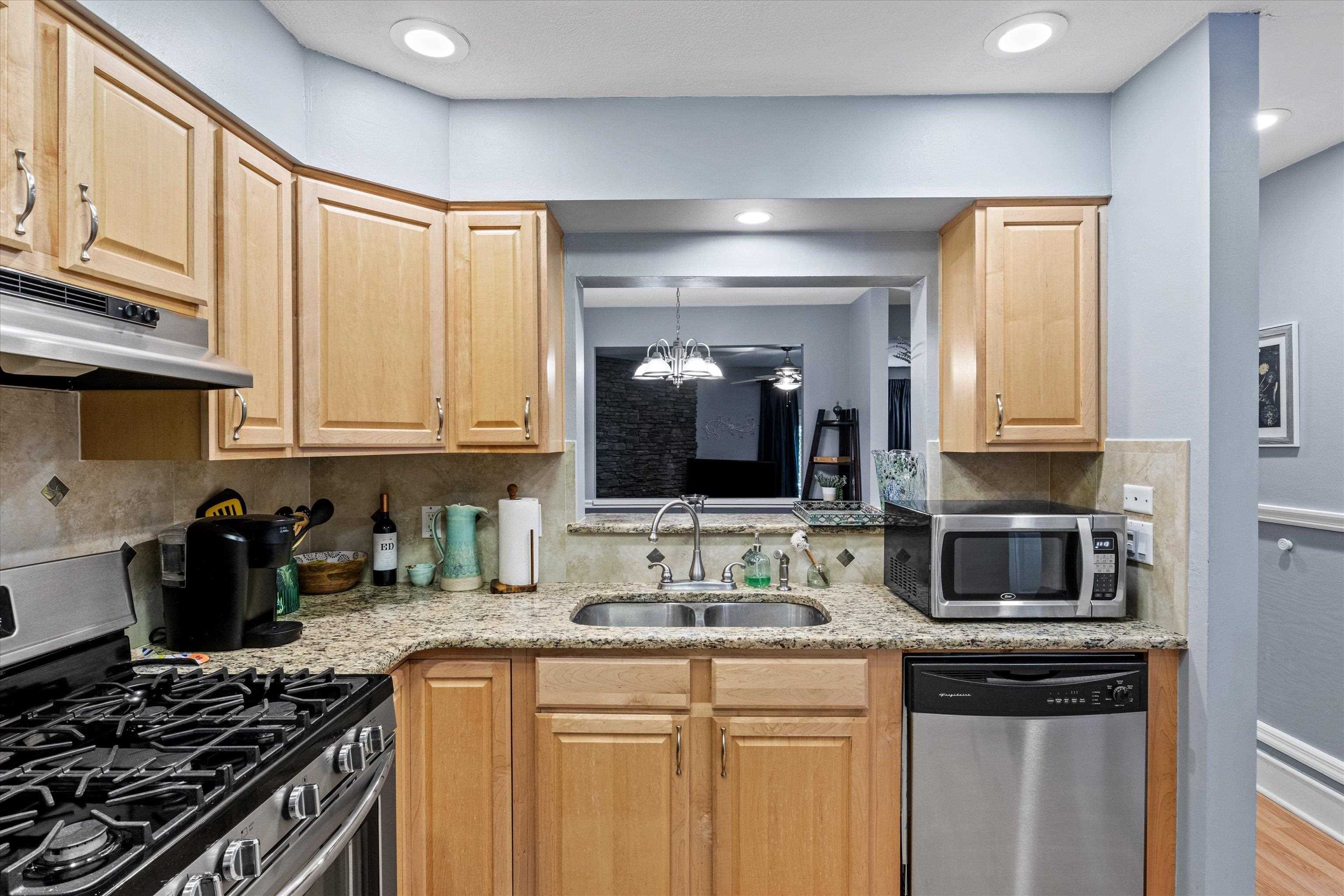1725 S Beechwood Circle, Tallahassee, Texas image 9