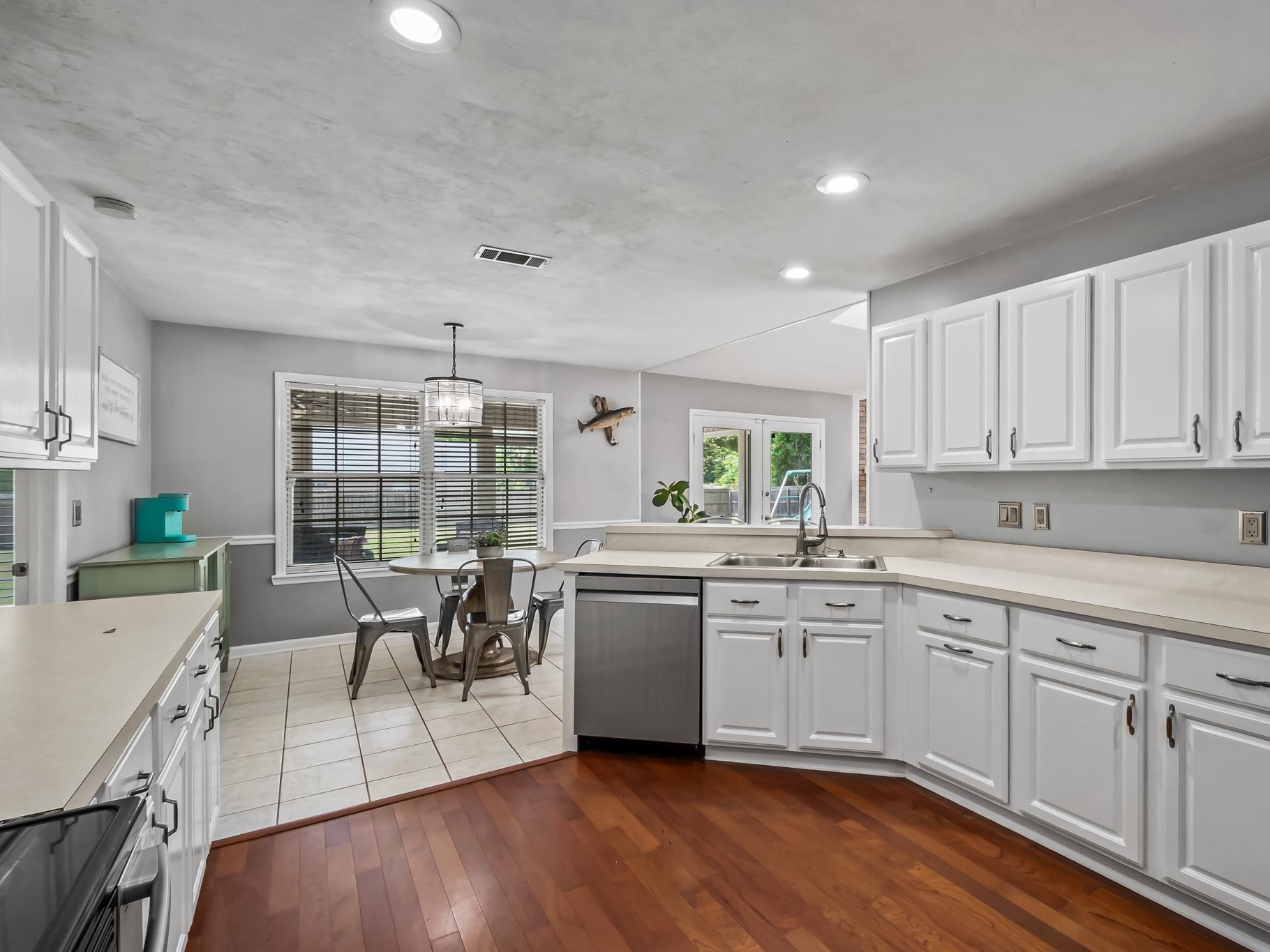 1159 E Corby Court, Tallahassee, Texas image 14