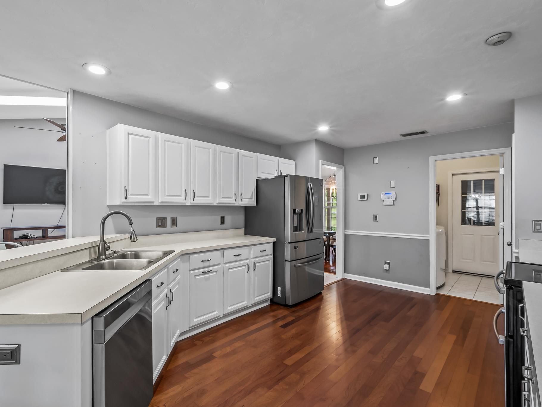 1159 E Corby Court, Tallahassee, Texas image 15