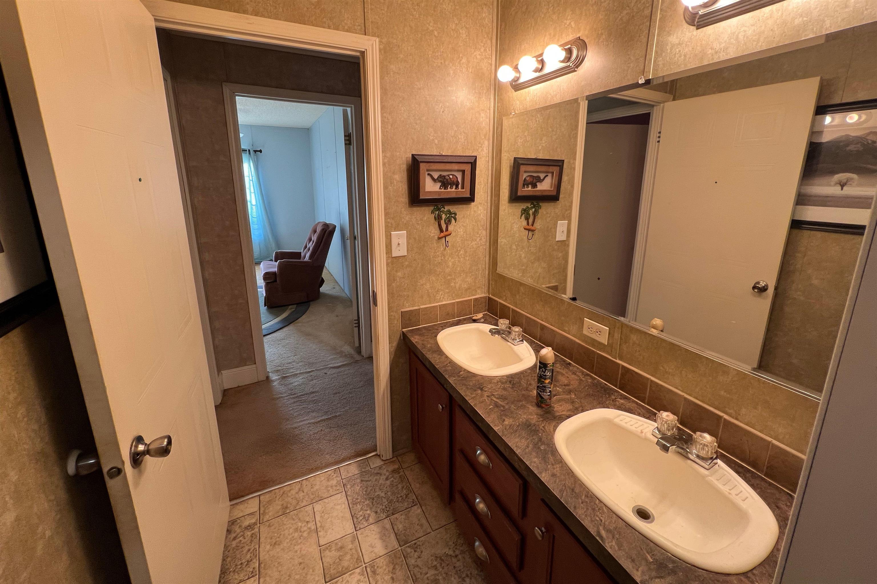 4394 N Lyman Hendry Road, Perry, Florida image 17