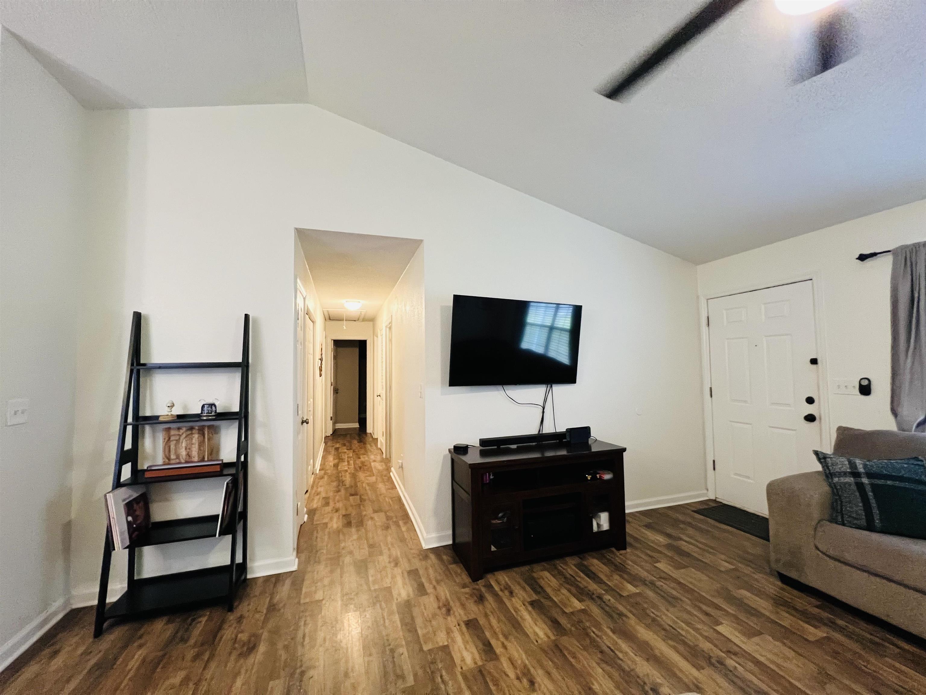 3084 Stillwell Lane, Tallahassee, Texas image 2