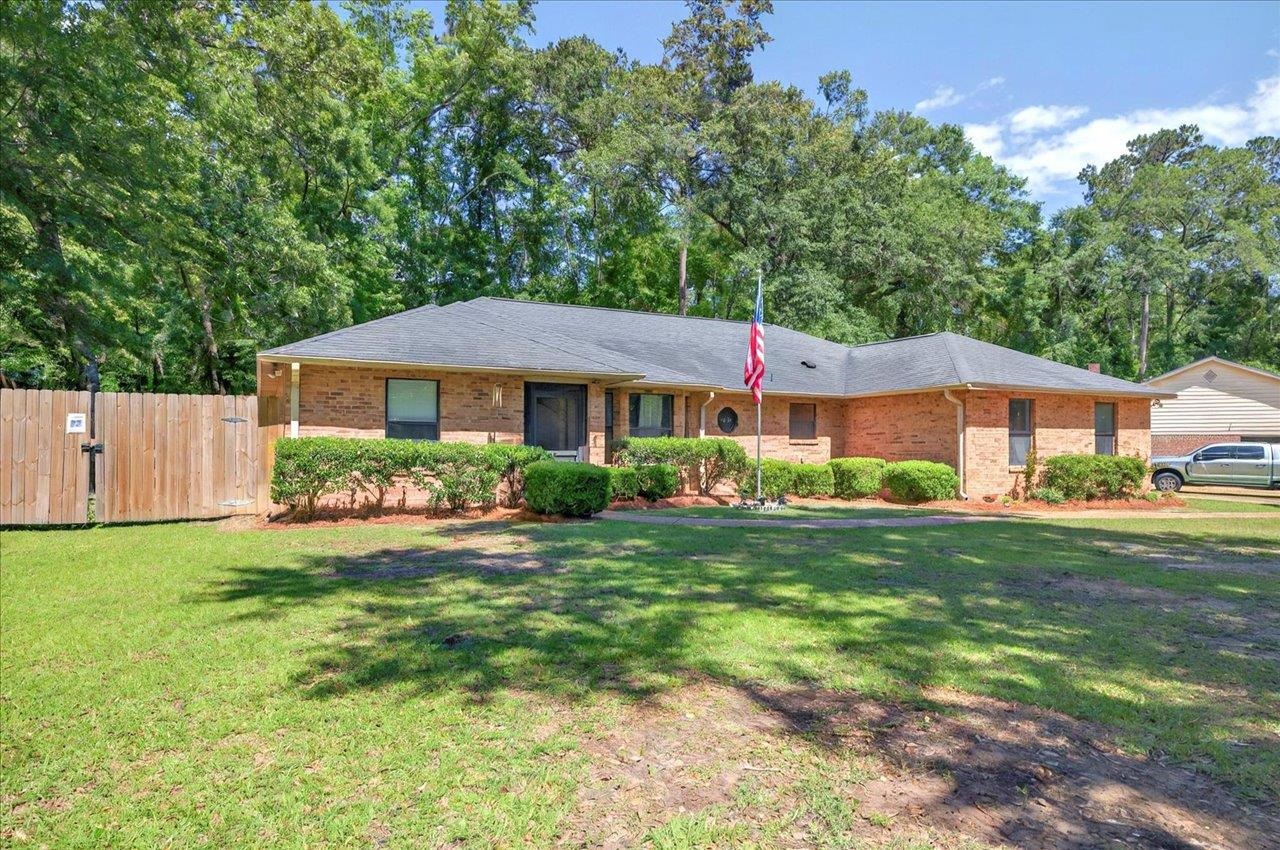 8112 Blue Quill Trail, Tallahassee, Texas image 2