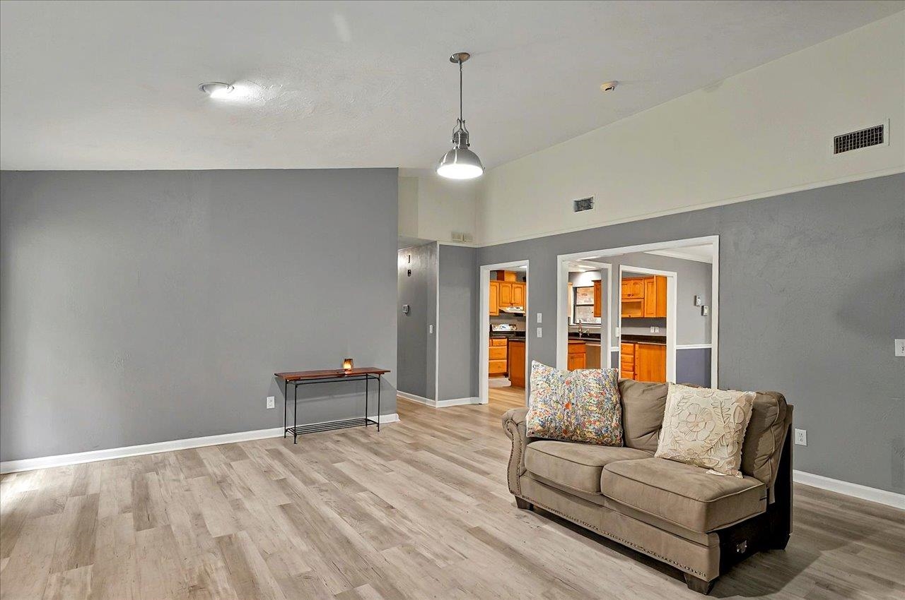 8112 Blue Quill Trail, Tallahassee, Texas image 23