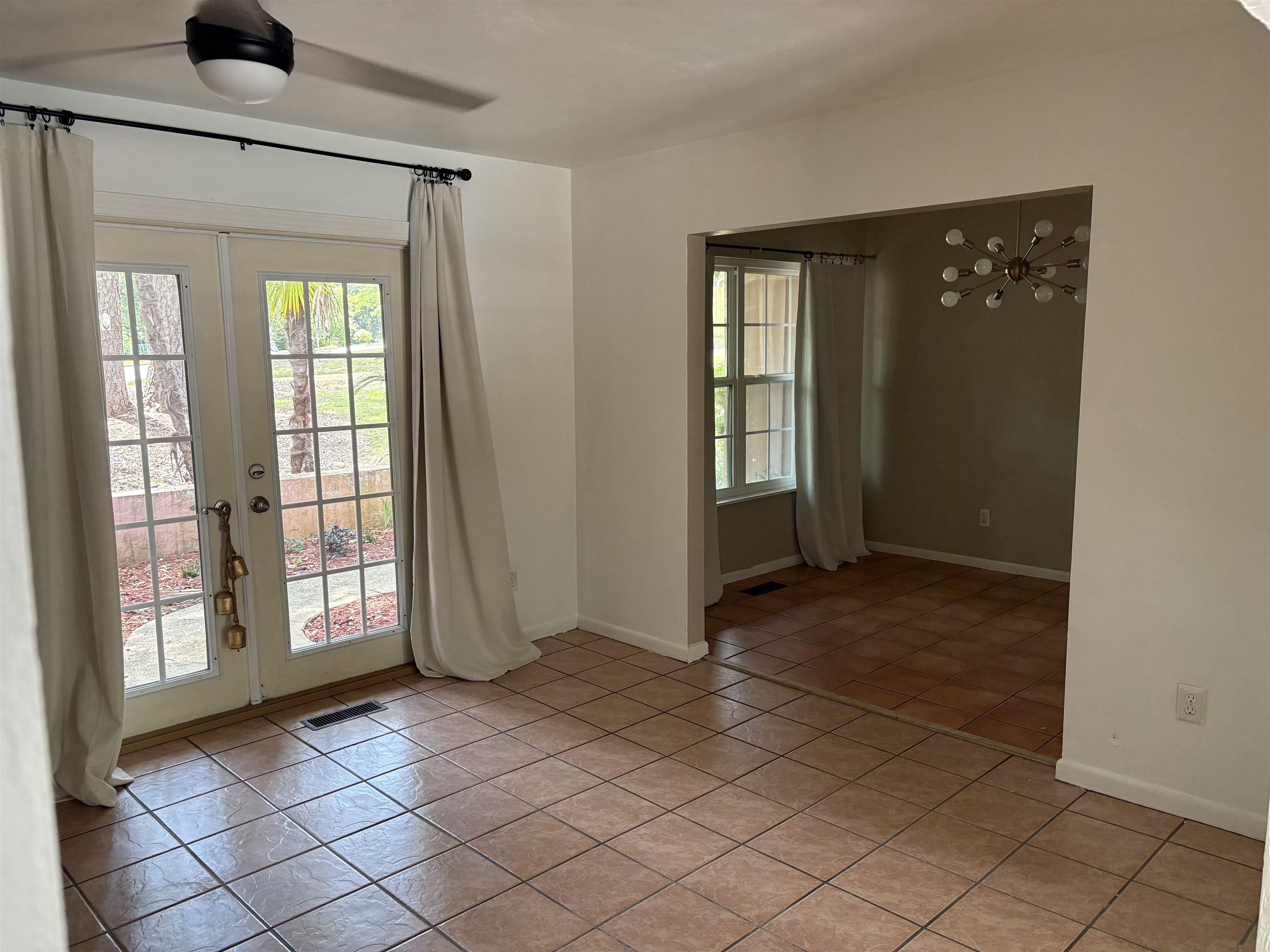 1800 Salmon Drive, Tallahassee, Texas image 4