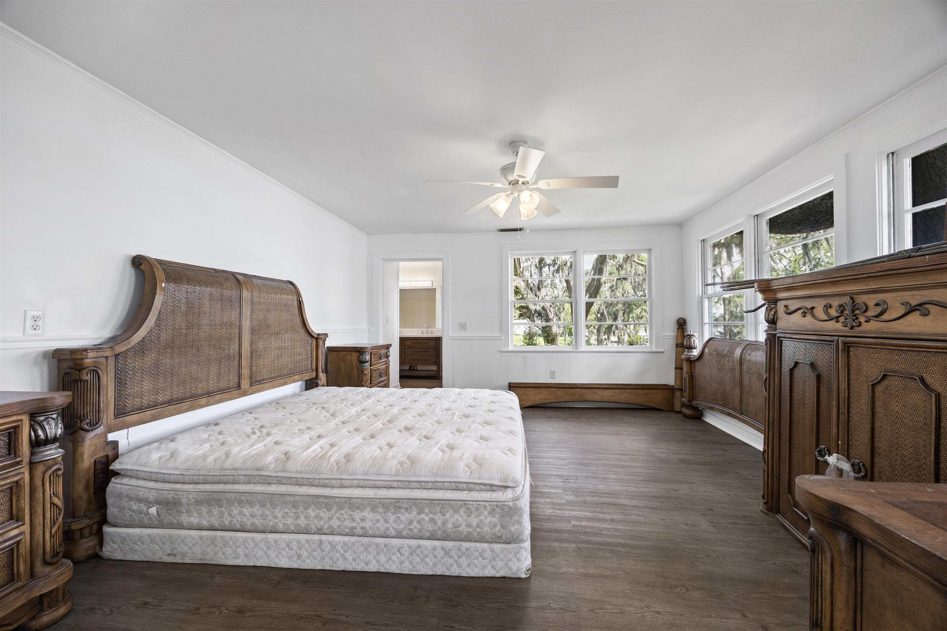 1055 NE Cherry Lake Circle, Madison, Texas image 10