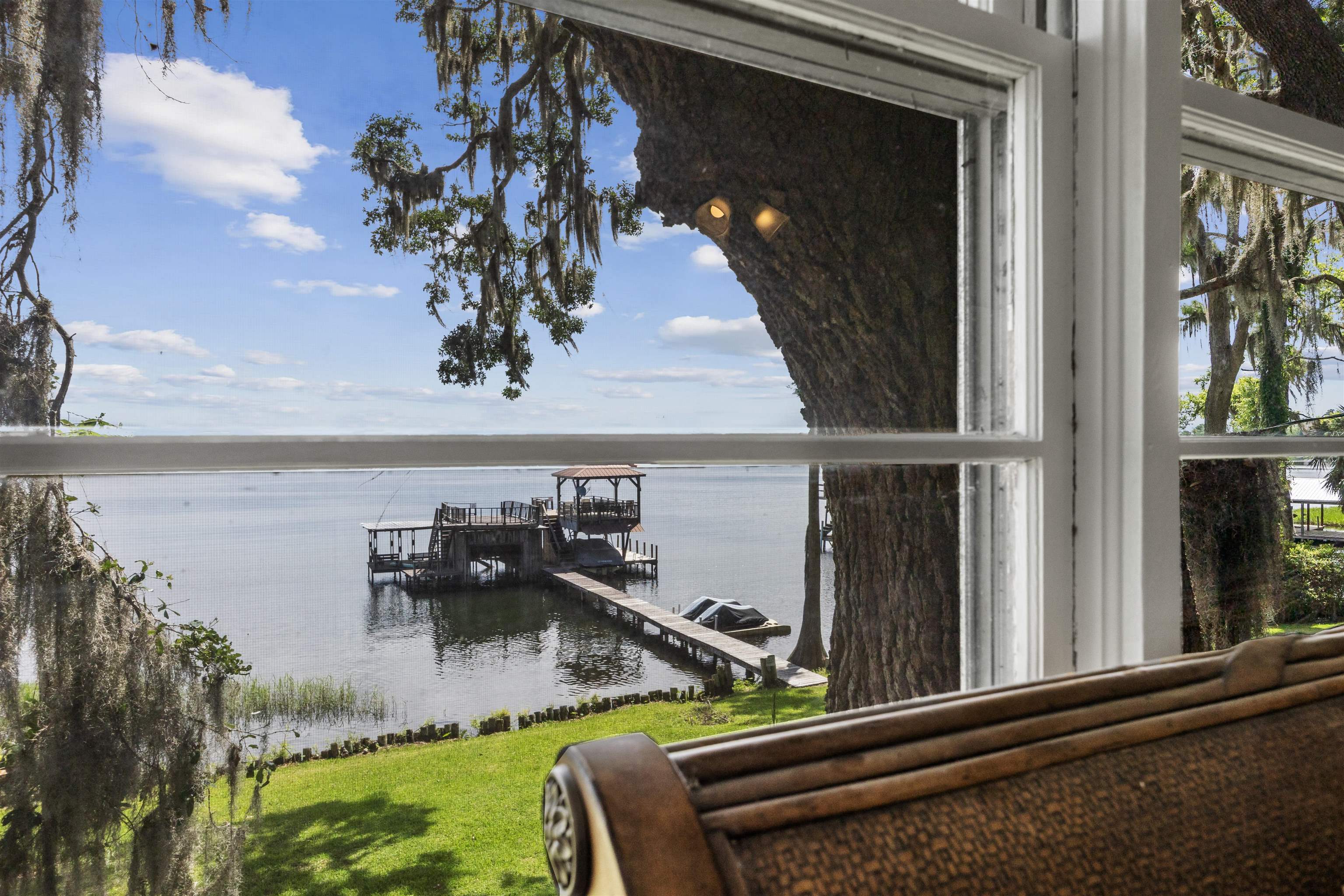 1055 NE Cherry Lake Circle, Madison, Texas image 13