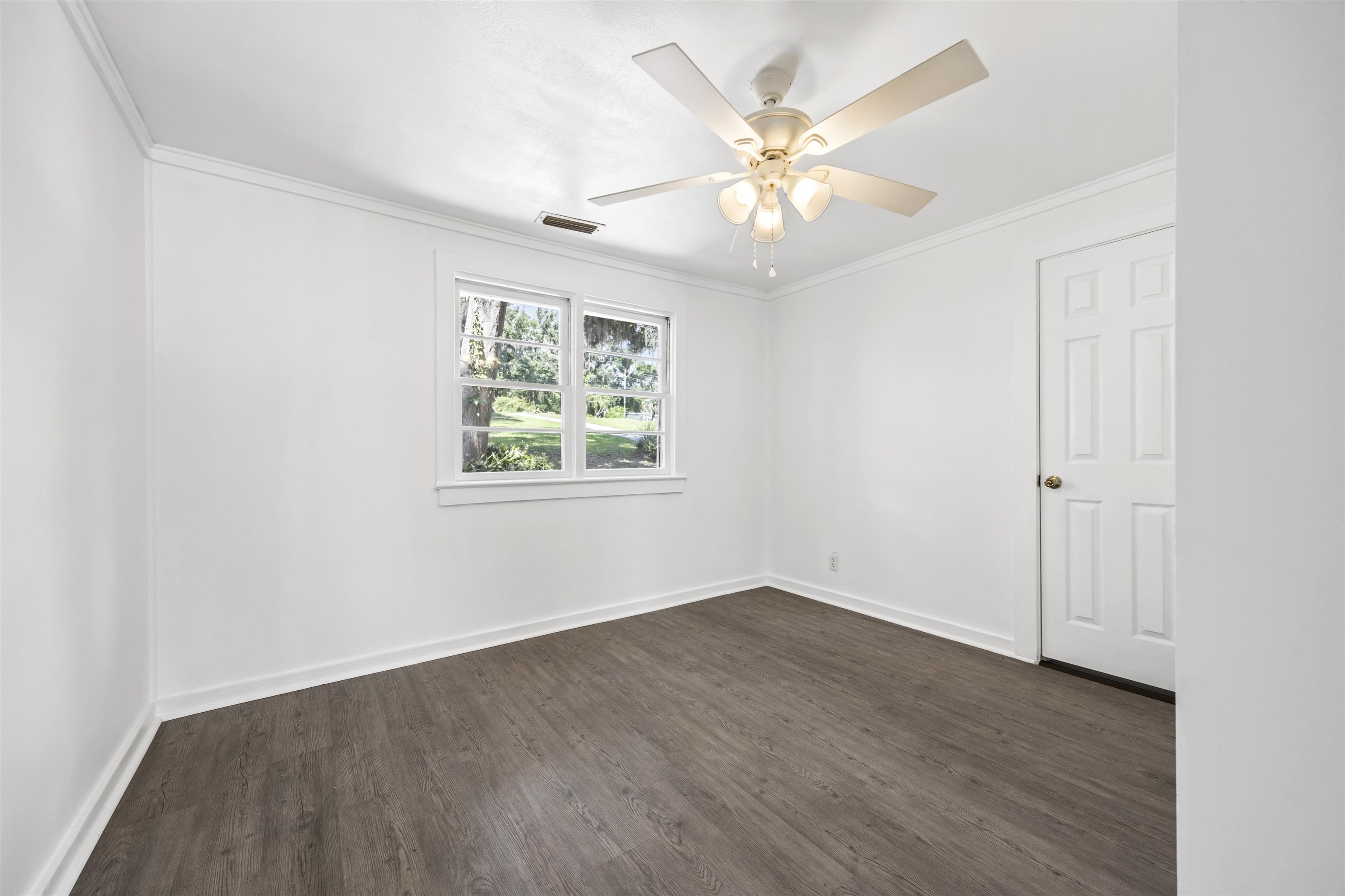 1055 NE Cherry Lake Circle, Madison, Texas image 14