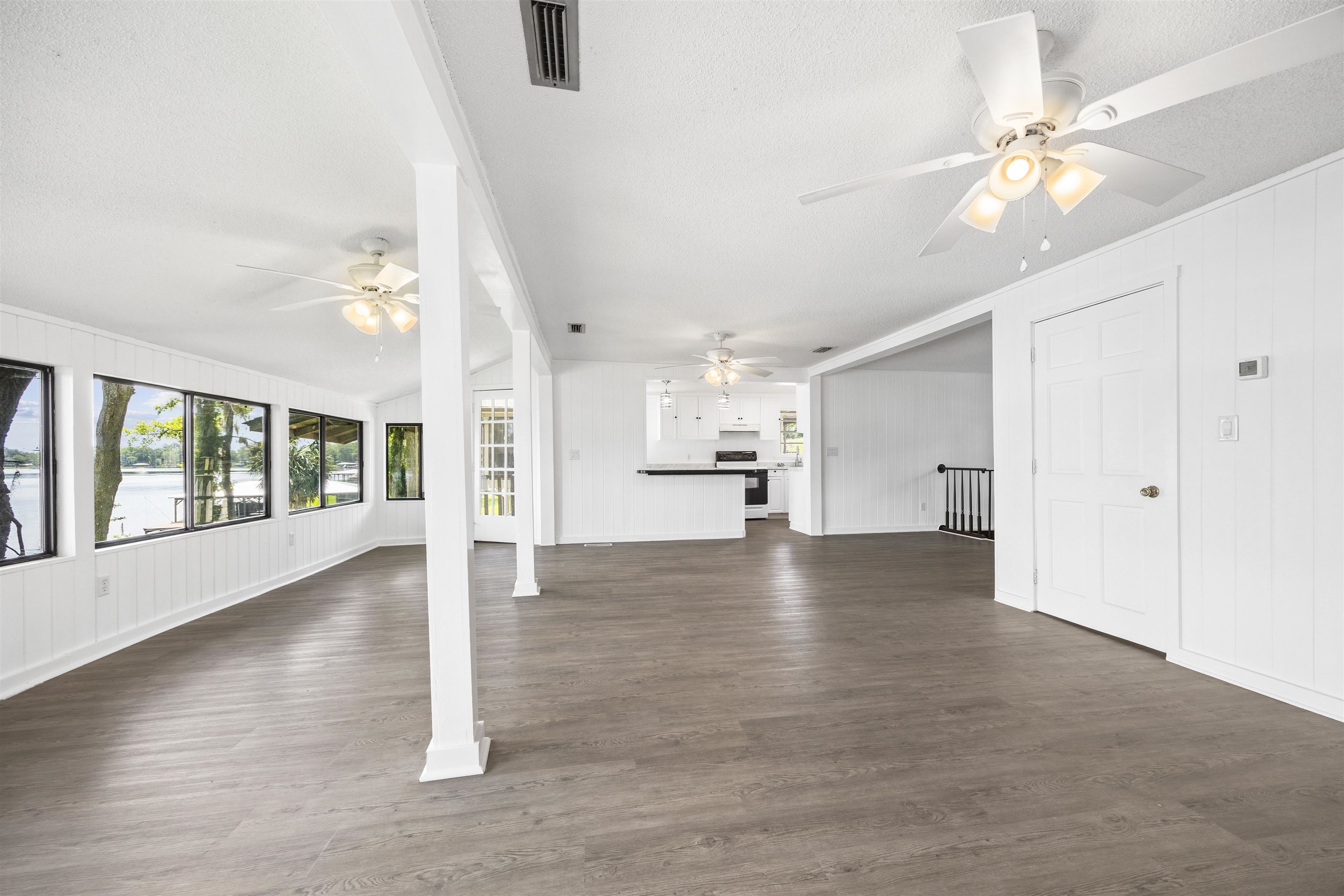 1055 NE Cherry Lake Circle, Madison, Texas image 5