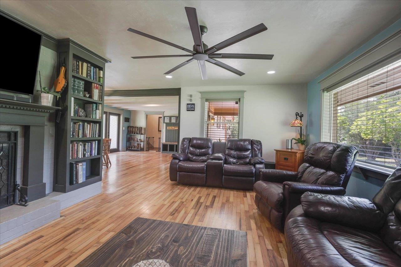16824 Mahan Drive, Tallahassee, Florida image 20