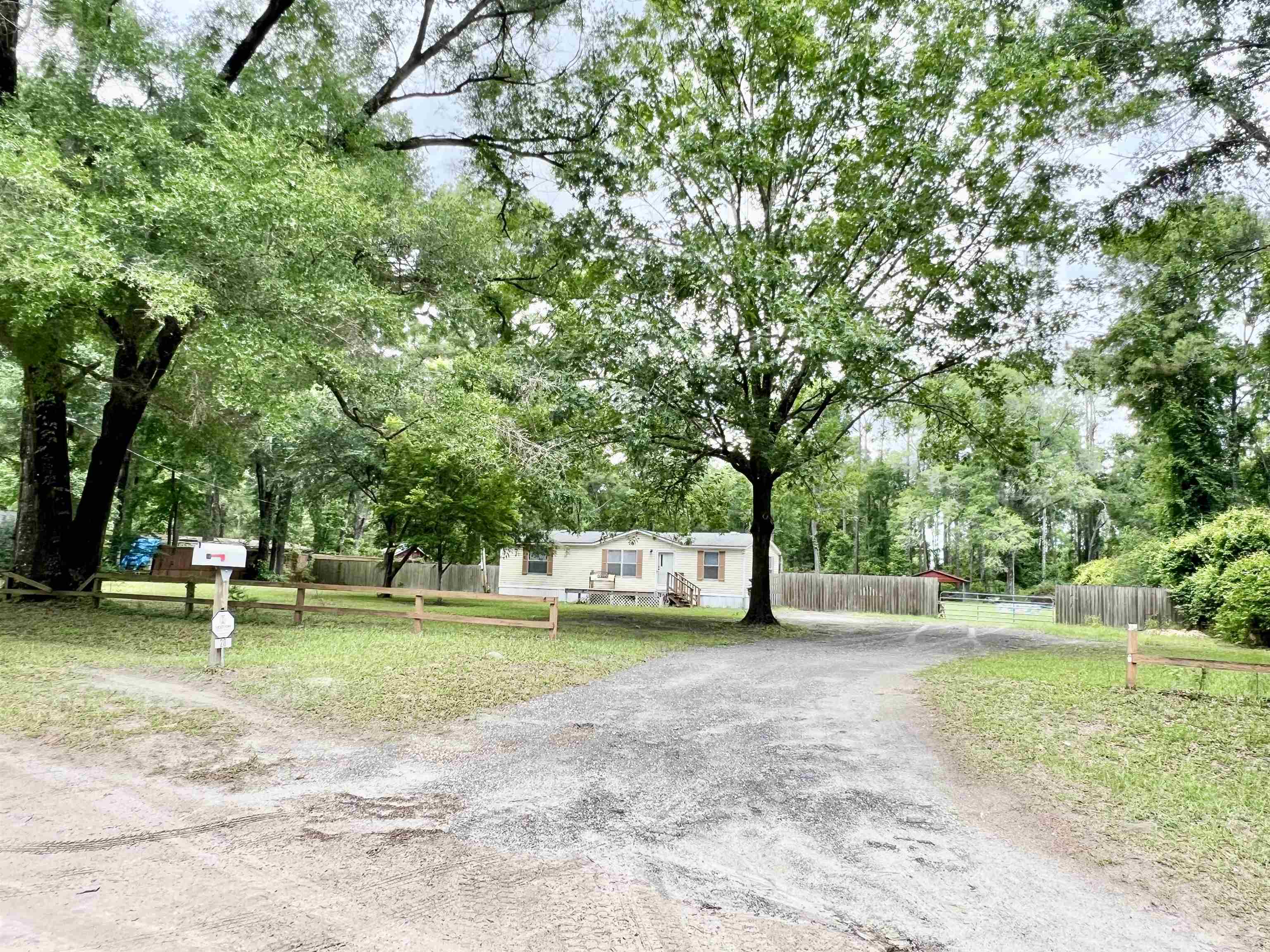 28 Meridith Drive, Crawfordville, Florida image 1