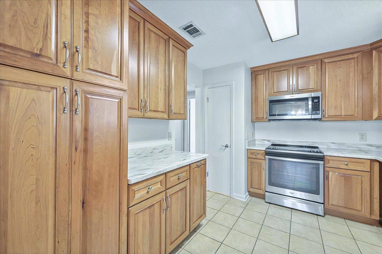 296 Timberlane Road, Tallahassee, Florida image 4