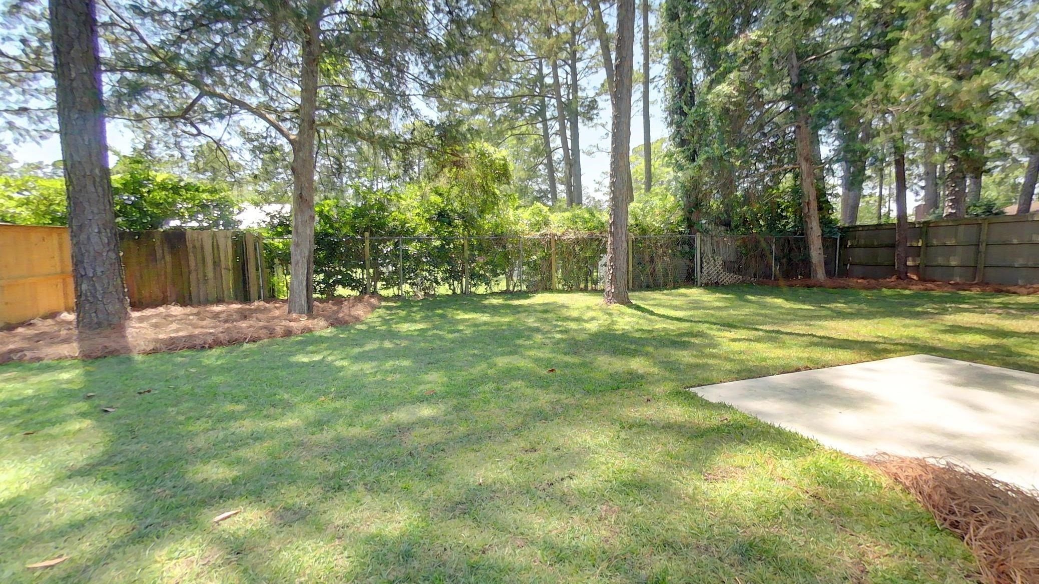 302 Betty Street, Thomasville, Texas image 5