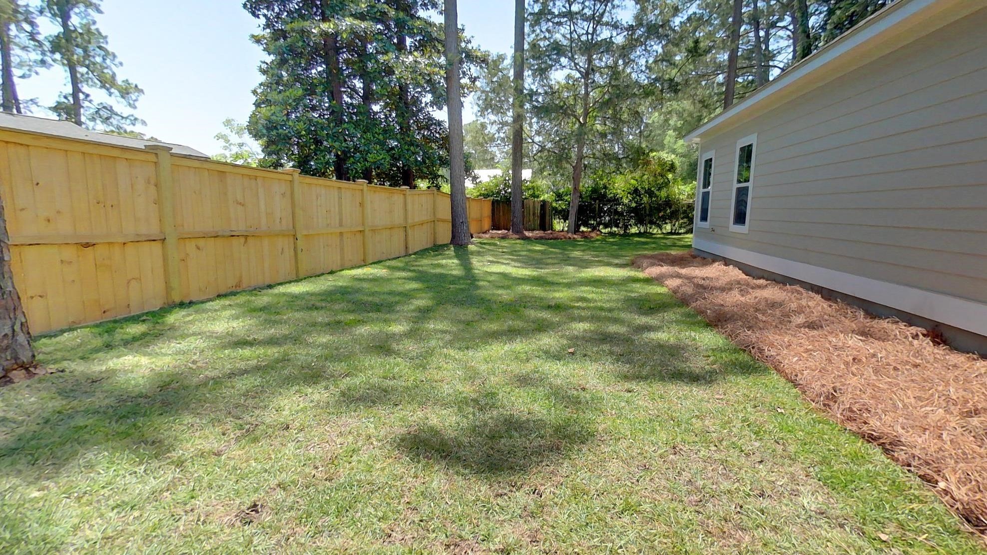 302 Betty Street, Thomasville, Texas image 6
