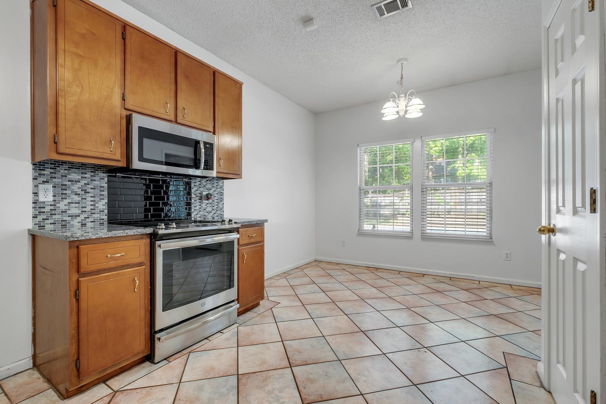 1520 Breamstone Ridge, Tallahassee, Florida image 9