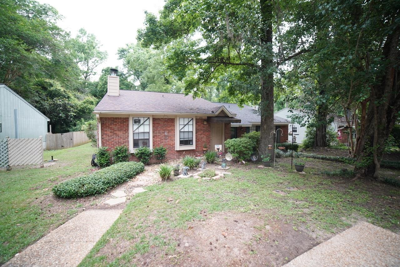 200 W Whetherbine Way, Tallahassee, Texas image 1