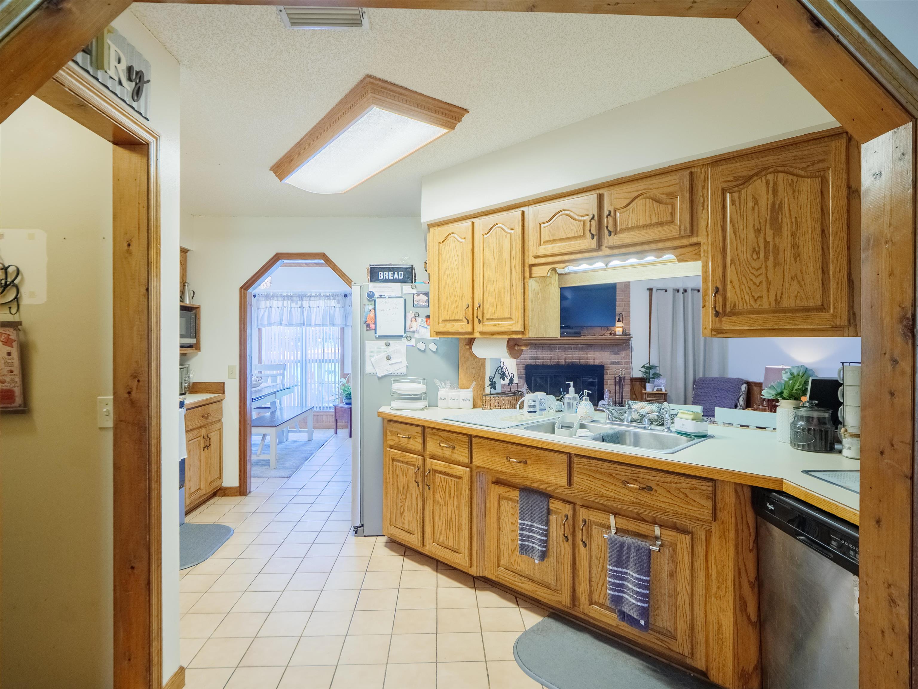 181 NE Biltmore Road, Madison, Texas image 6