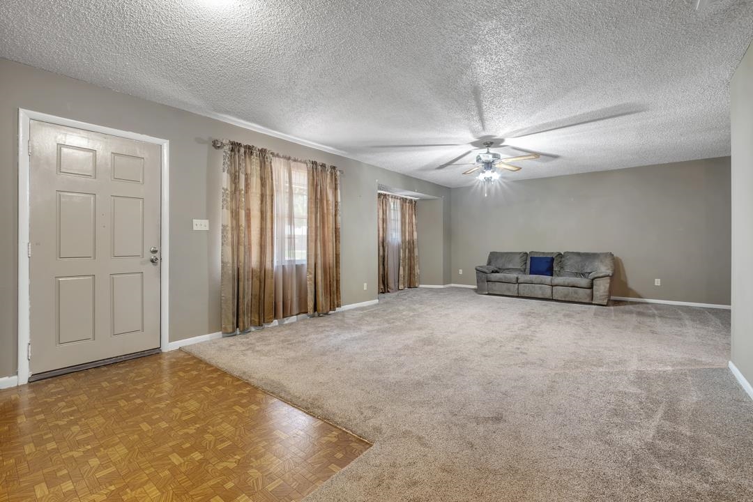 820 Essex Drive, Tallahassee, Texas image 6