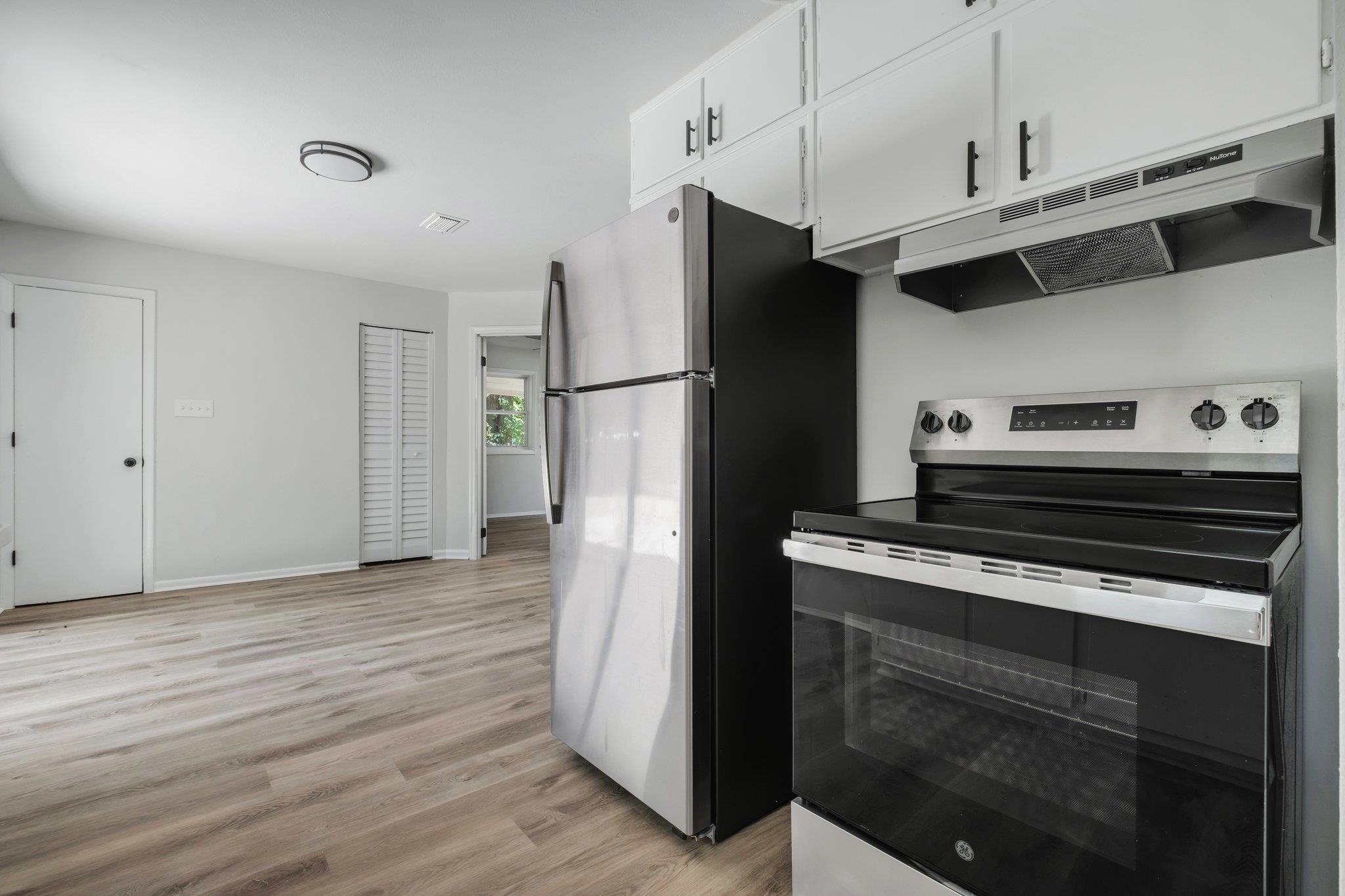 2124 Cambridge Drive, Tallahassee, Florida image 9