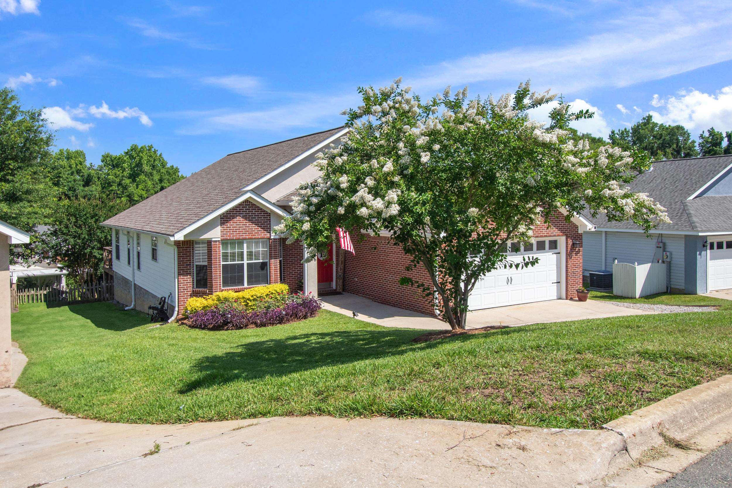 1586 Sweet Plum Circle, Tallahassee, Texas image 1