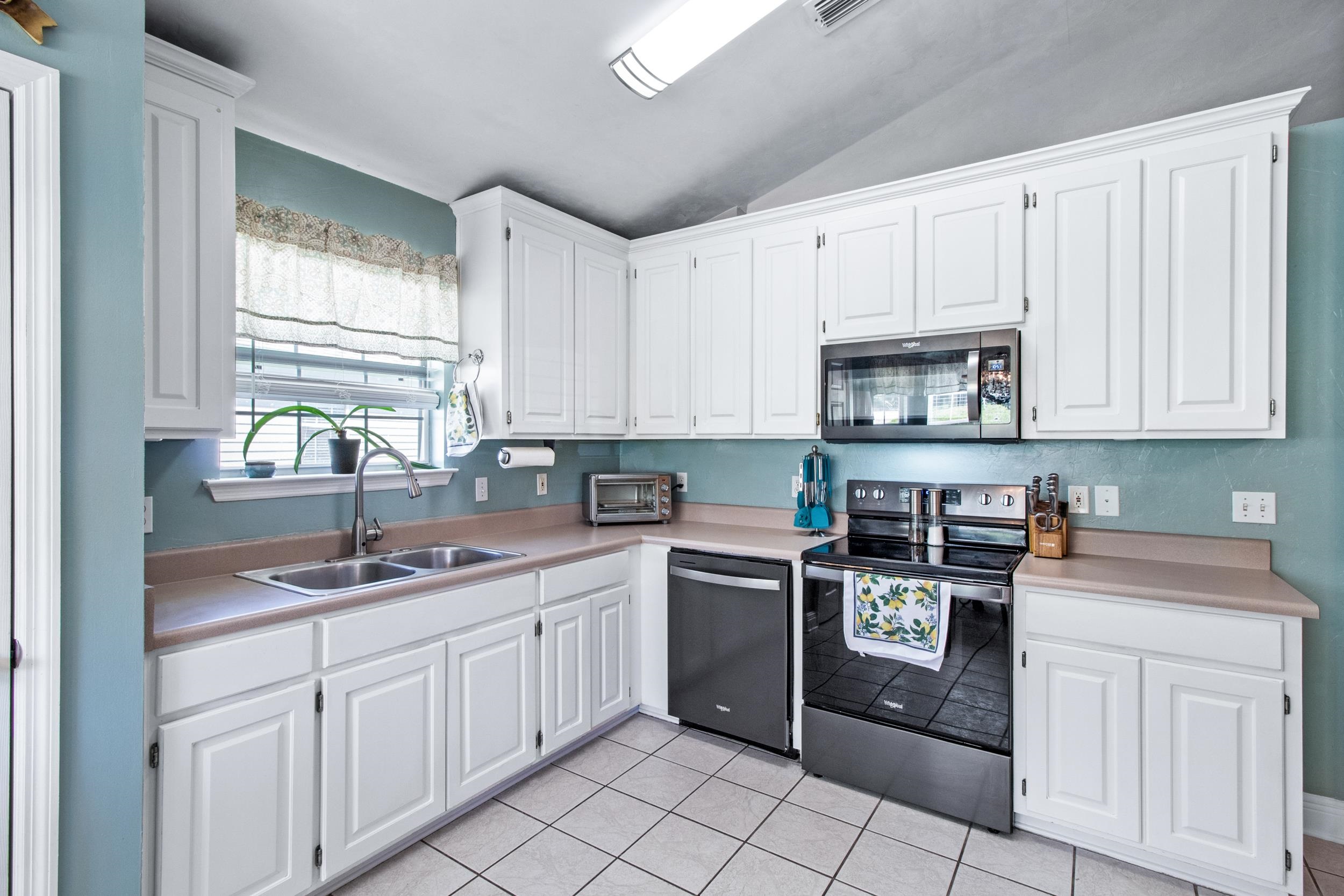 1586 Sweet Plum Circle, Tallahassee, Texas image 16