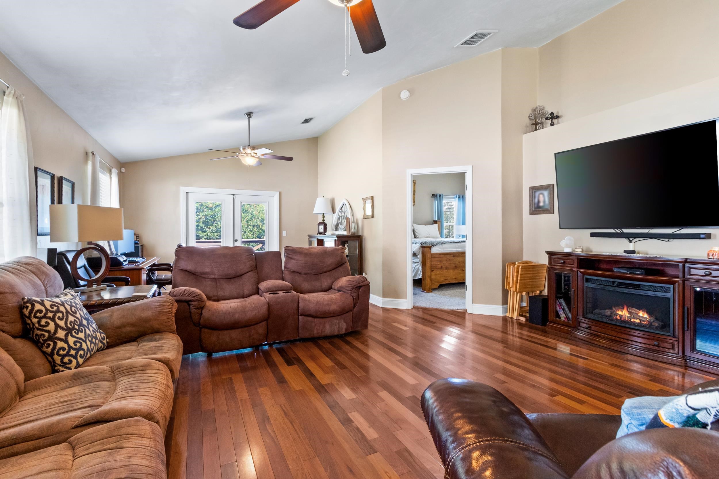 1586 Sweet Plum Circle, Tallahassee, Texas image 18
